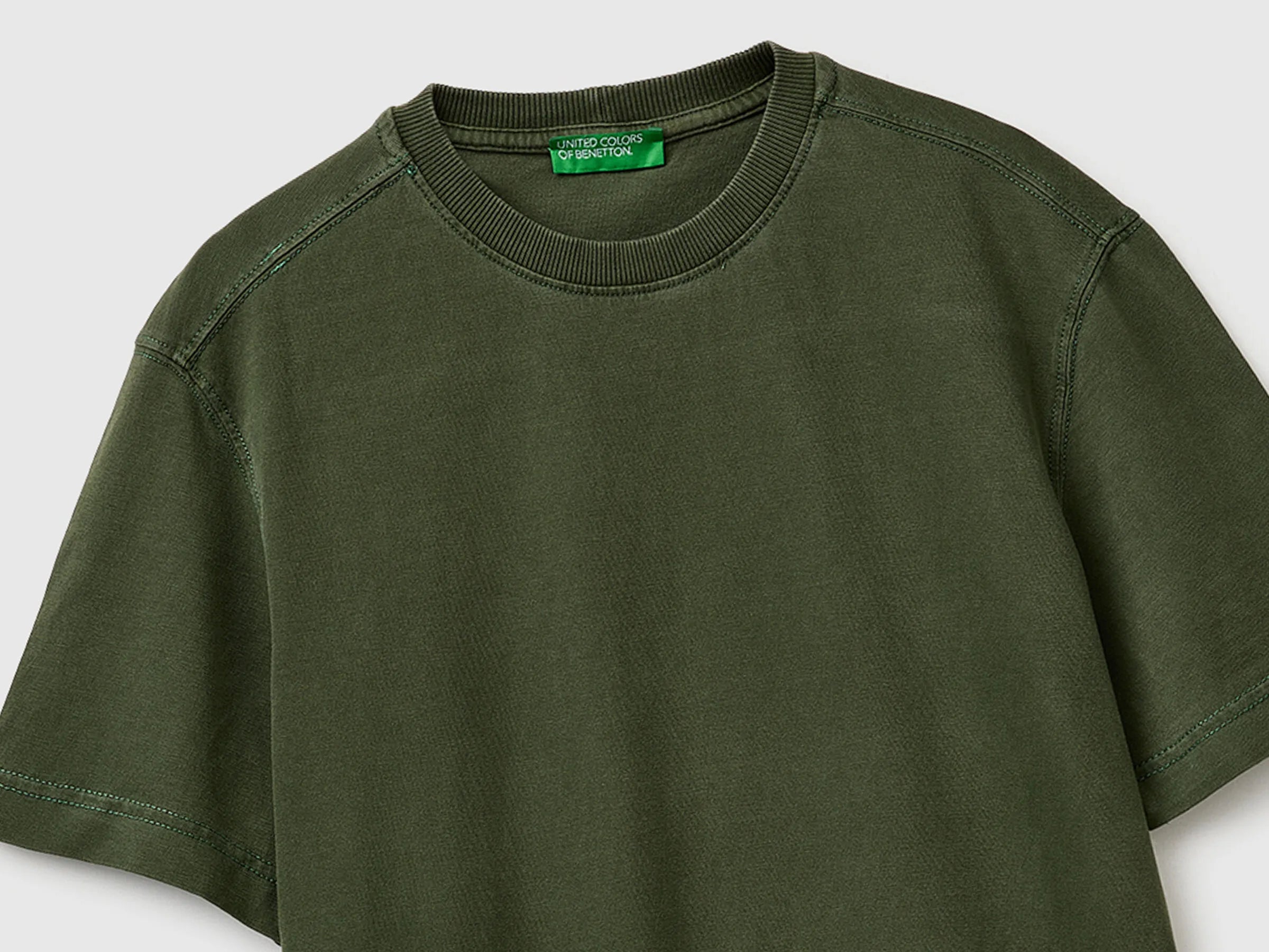 Benetton Military Green Men Pigment Dyed T-Shirt SKU: 3ZITU1098_6P8 Image 03