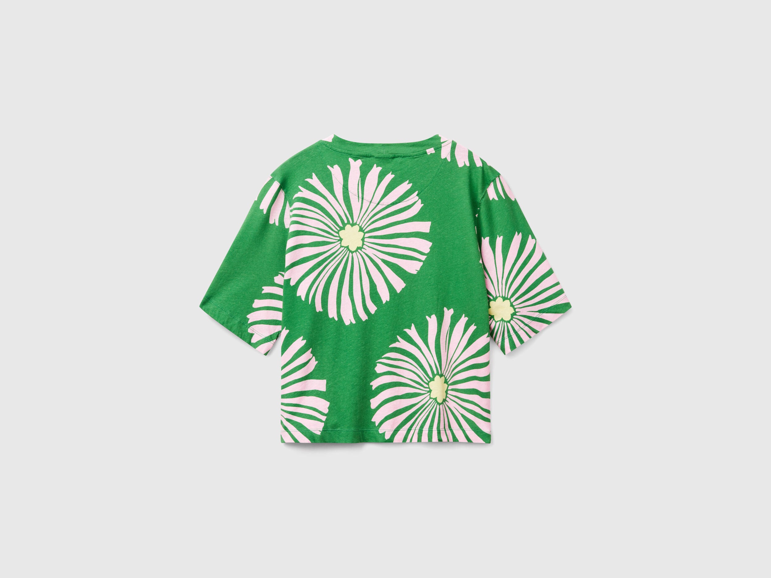 Benetton_T-Shirt with Floral Pattern_3ZJYD1047_69W_04