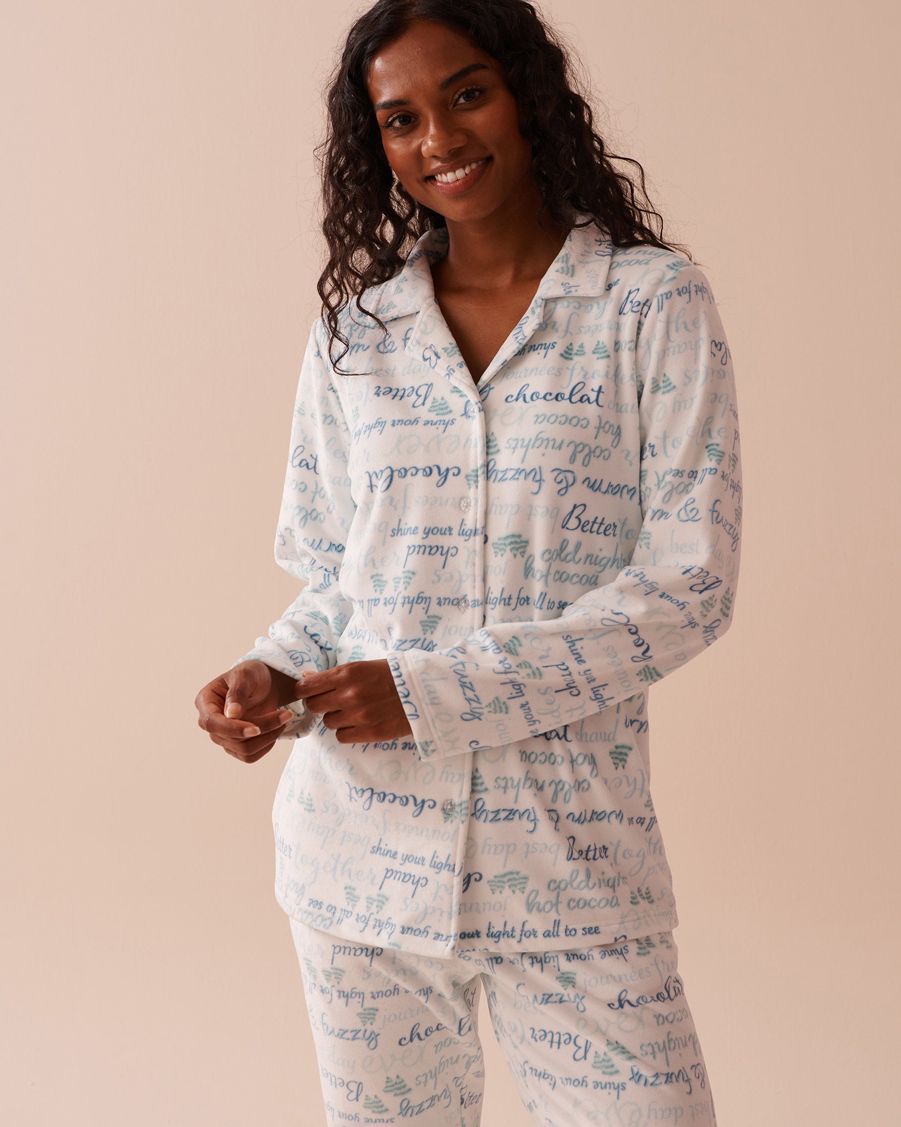 Winter Print Soft Velour Button-down Shirt_40100636_P10451_01