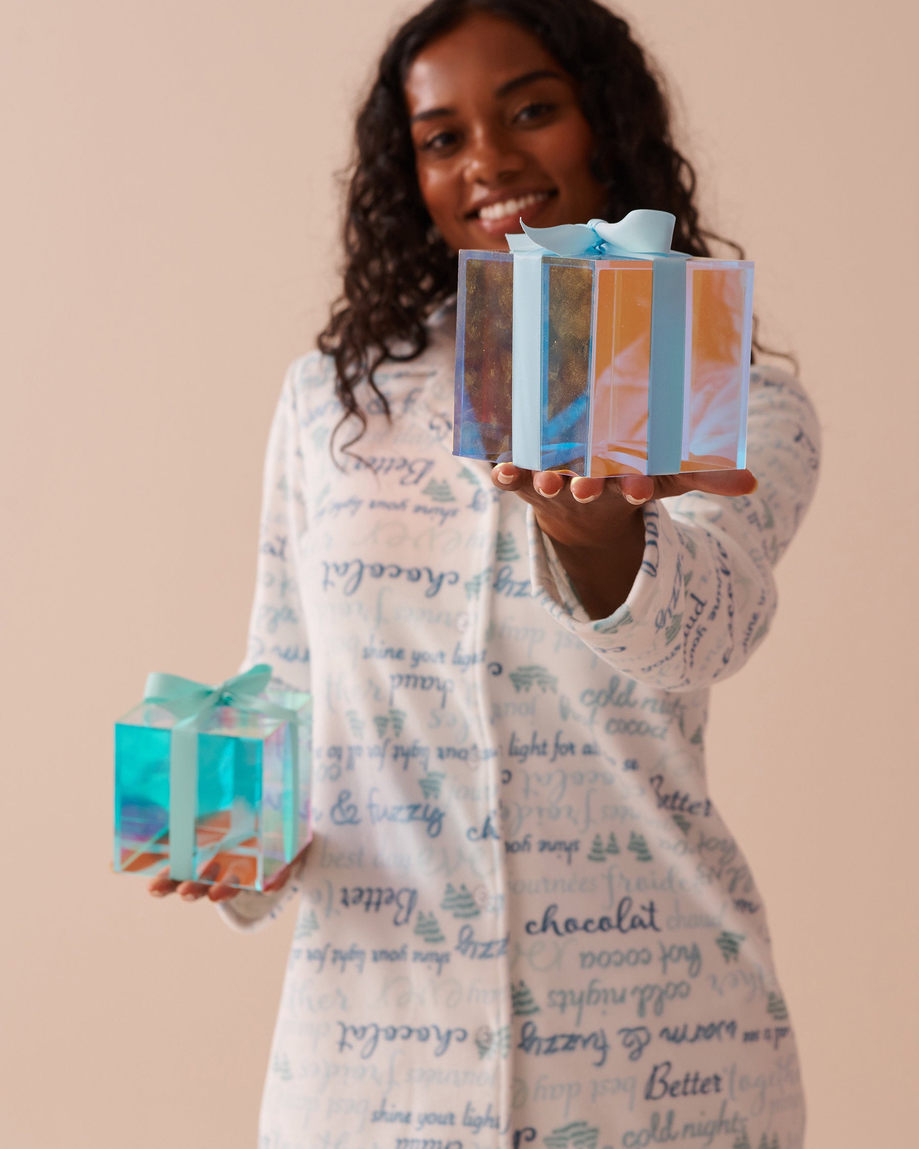 Winter Print Soft Velour Button-down Shirt_40100636_P10451_05