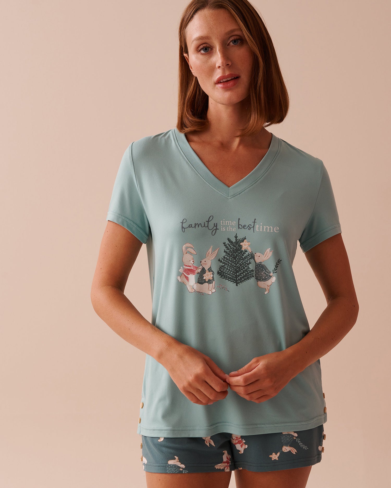 Rabbit Print Super Soft V-neck T-shirt_40100658_40200_04