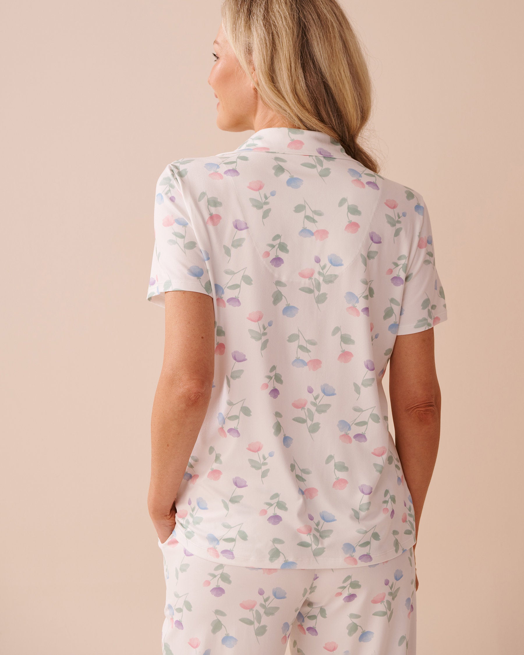La Vie en Rose_Tulip Print Super Soft Button-Down Shirt_40100685_P10465_02