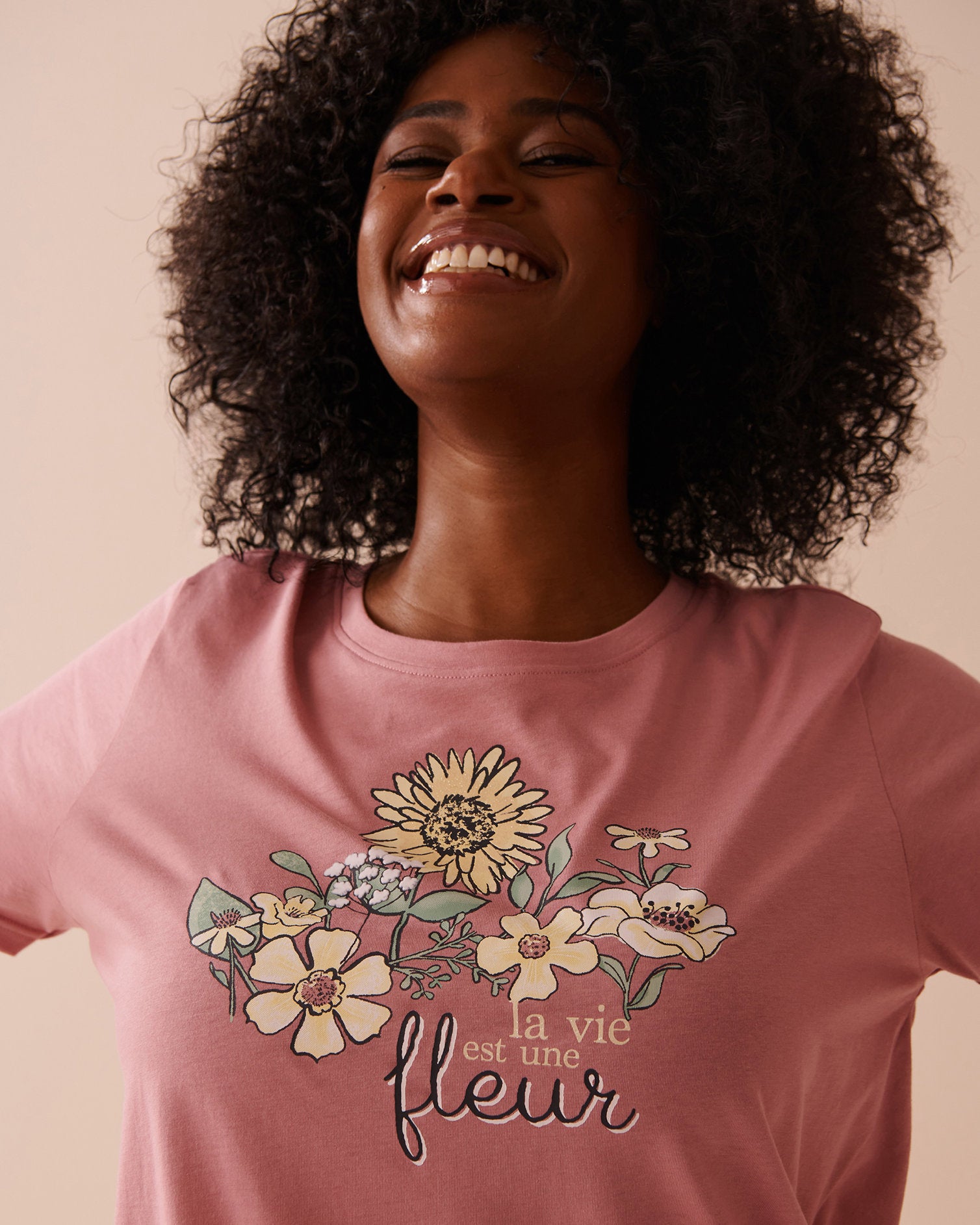 La Vie en Rose_Sunflower Print Cotton Crew Neck T-Shirt_40100693_P60347_03