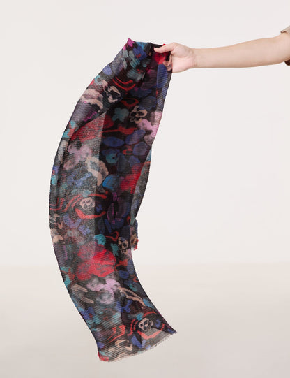 Pleated Scarf With Floral Design_05