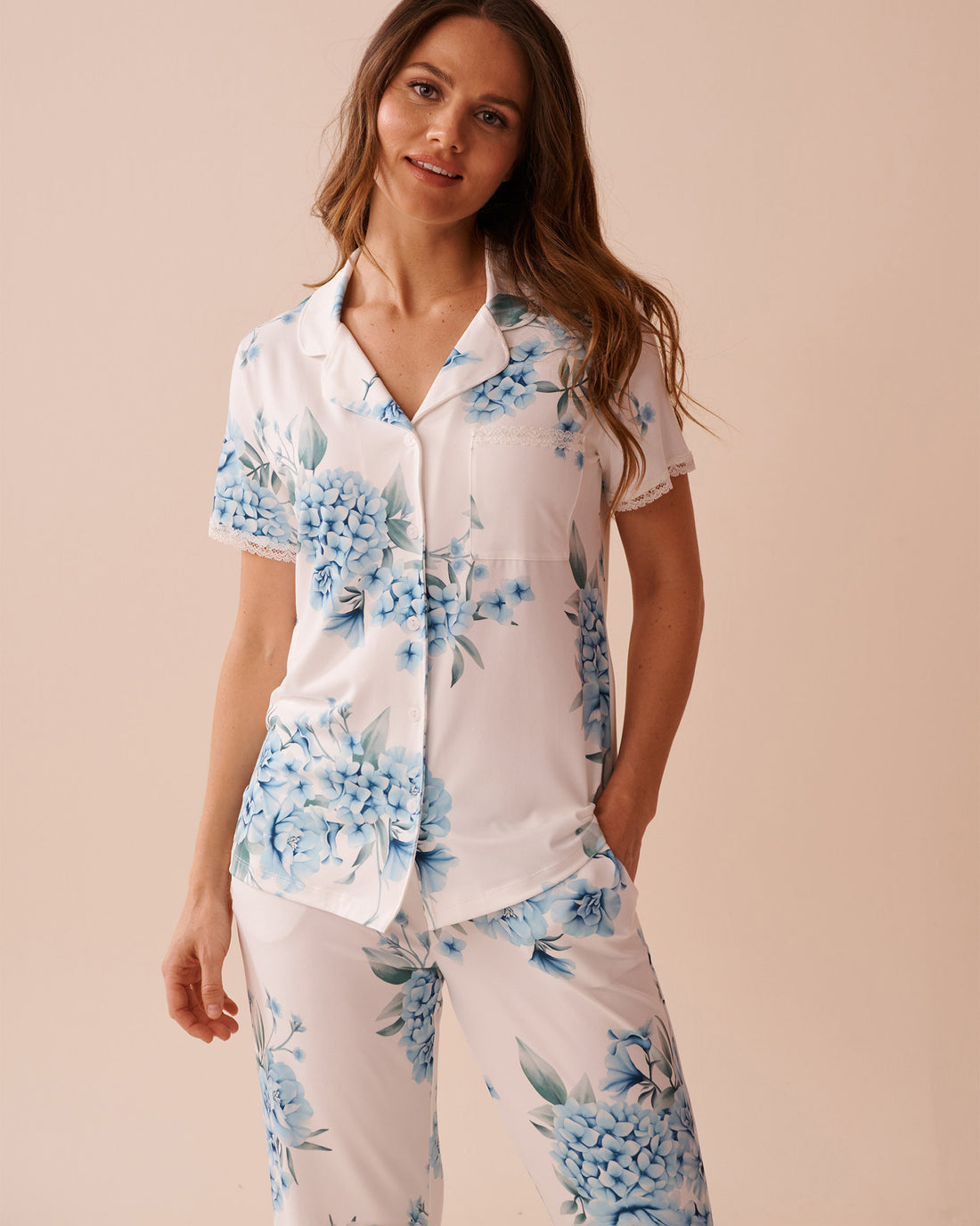 La Vie en Rose_Hydrangea Print Super Soft Button-Down Shirt_40100706_P10483_01