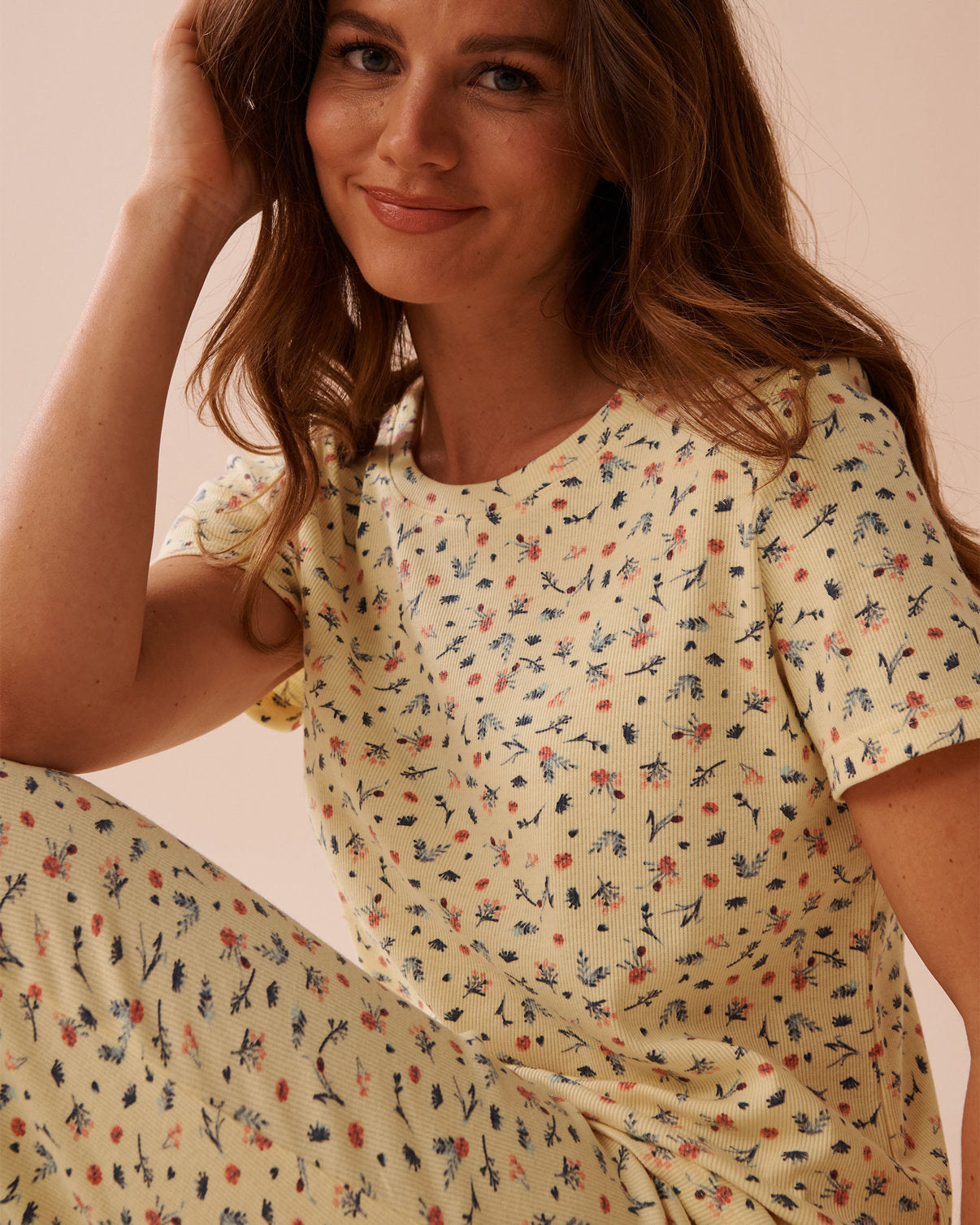 La Vie en Rose_Ditsy Floral Print Ribbed T-Shirt_40100713_P70061_03