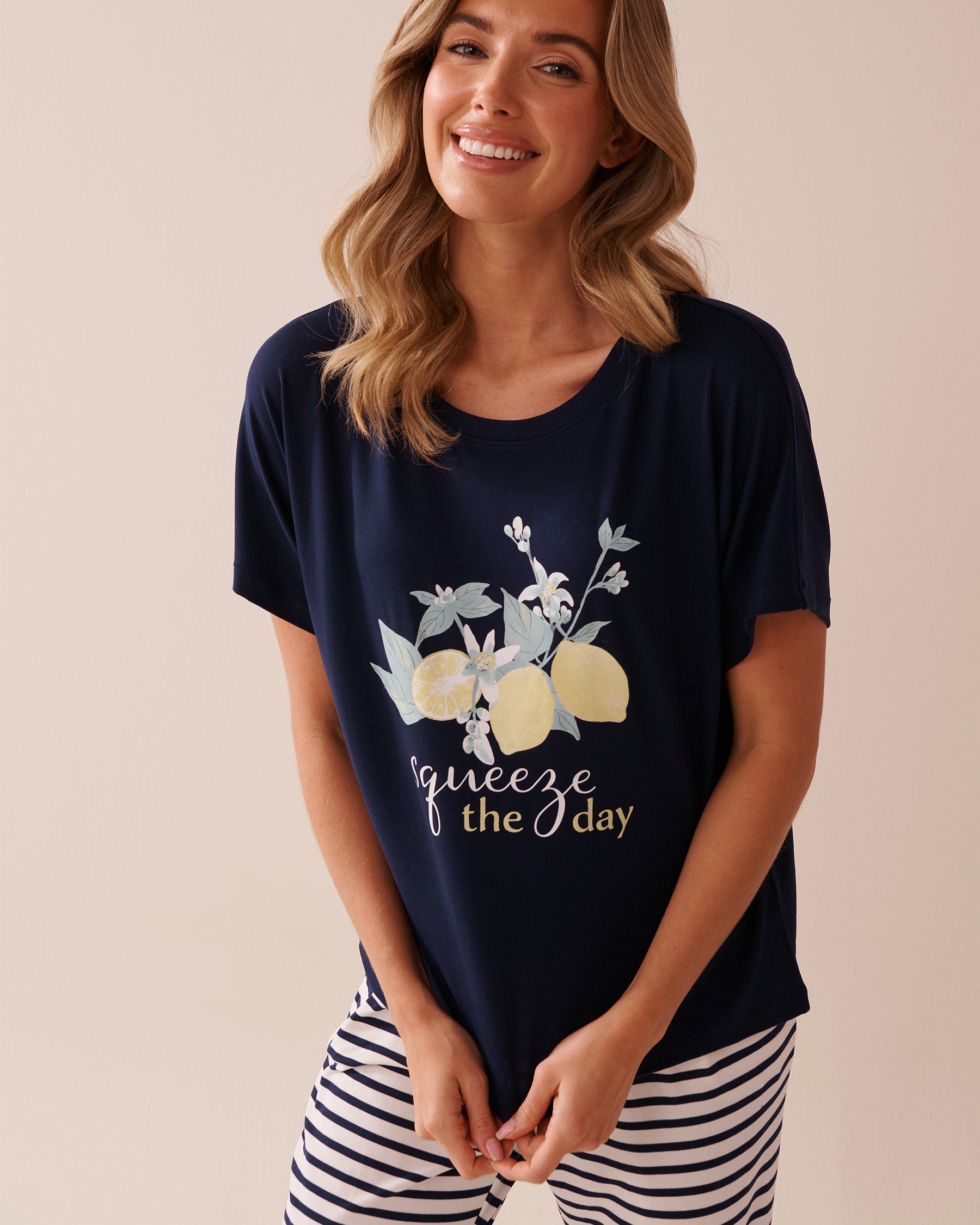 La Vie en Rose_Lemon Print Super Soft Loose Fit T-Shirt_40100716_40099_01