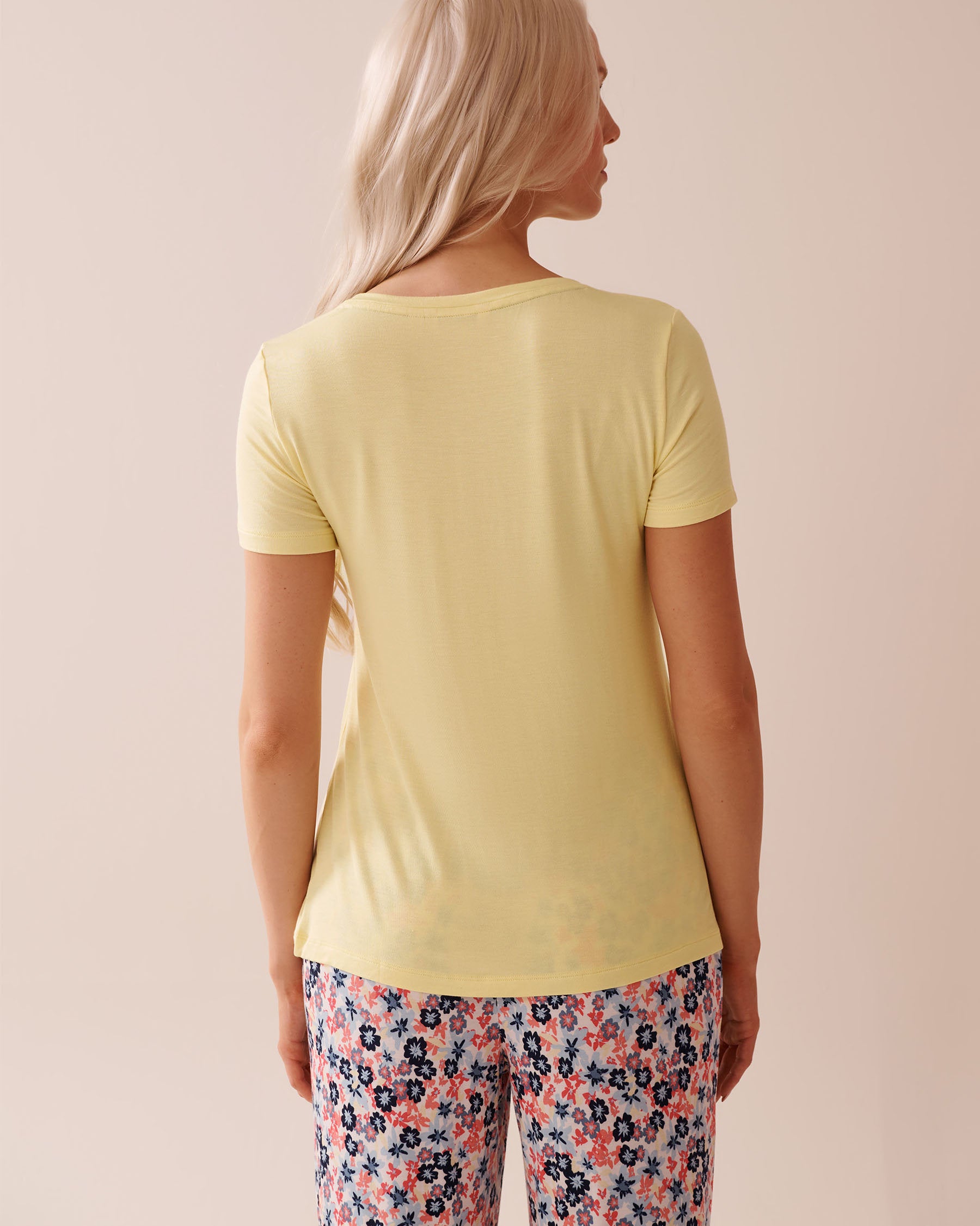 La Vie en Rose_Butterfly Print Soft Jersey Crew Neck T-Shirt_40100719_70033_02