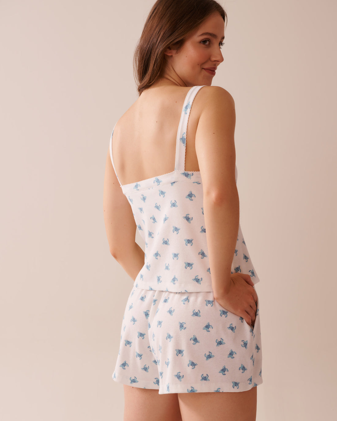 La Vie en Rose_Snow White Crab_Crab Print Ribbed Cami with Shelf Bra_40100730_P10497_02