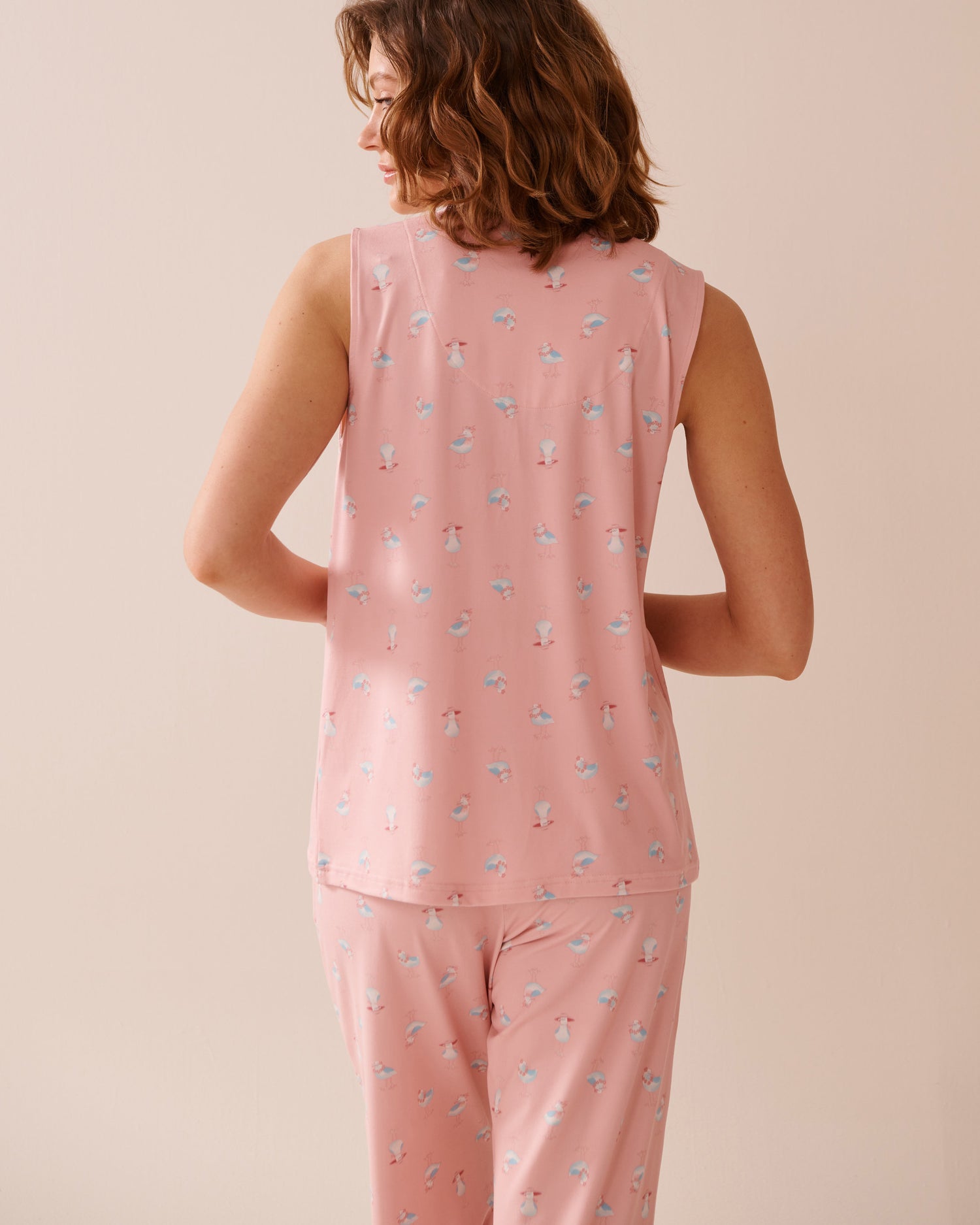 La Vie en Rose_Seagull Print Super Soft Sleeveless Button-Down Sh_40100740_P60357_02