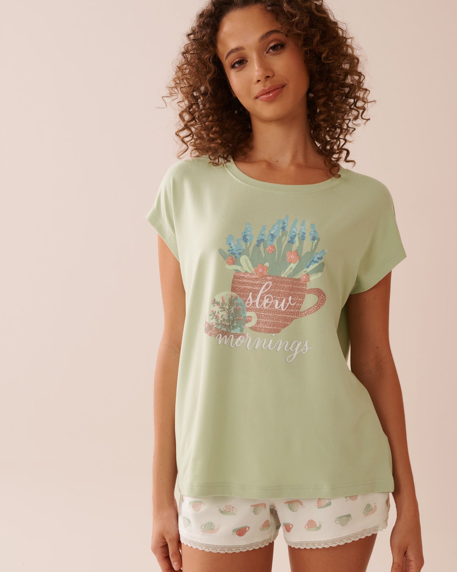 La Vie en Rose_Snail Print Super Soft T-Shirt_40100743_30067_01