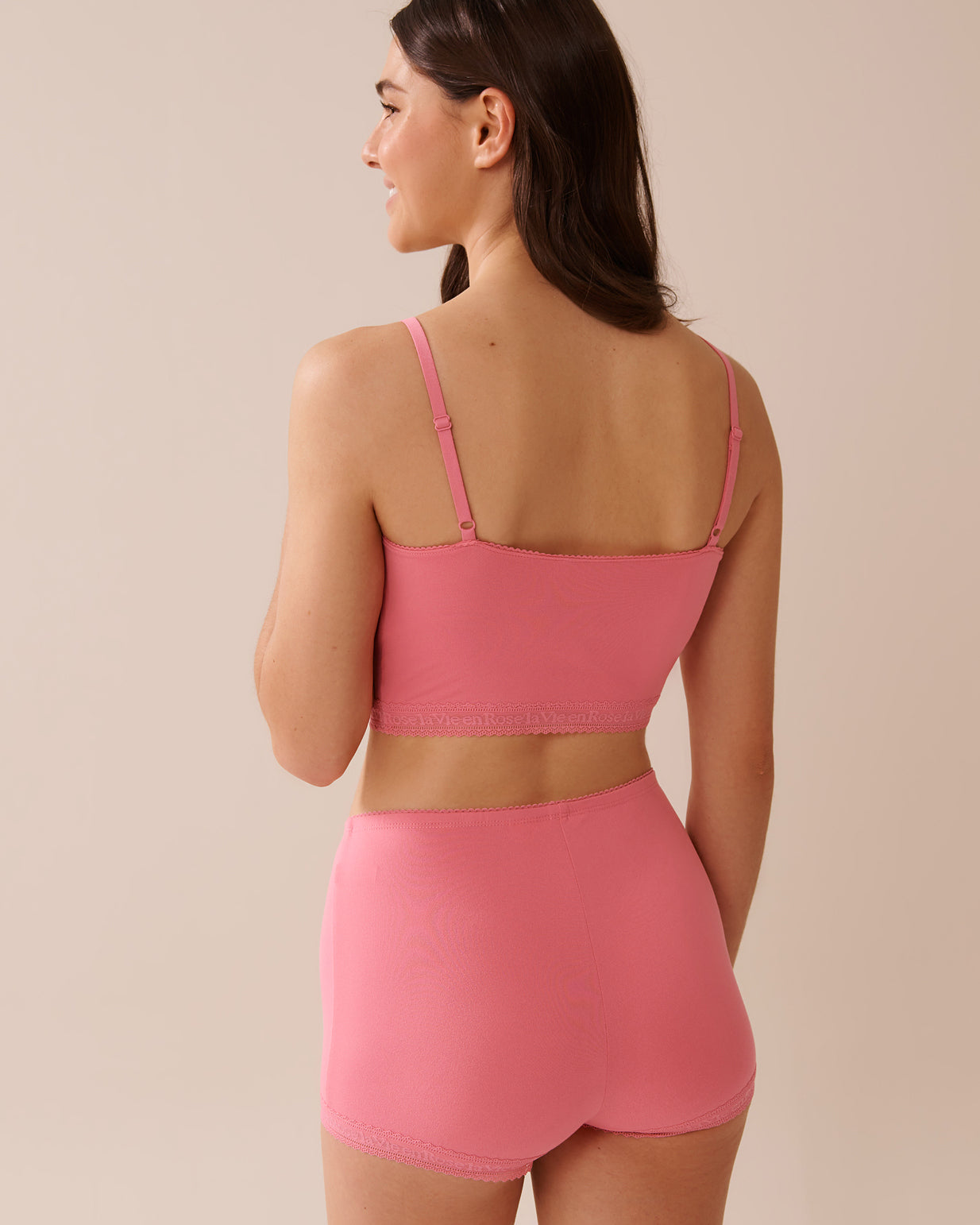 La Vie en Rose_Chateau Rose_Super Soft Lace Trim Crop Cami with Shelf Bra_40100754_60203_02