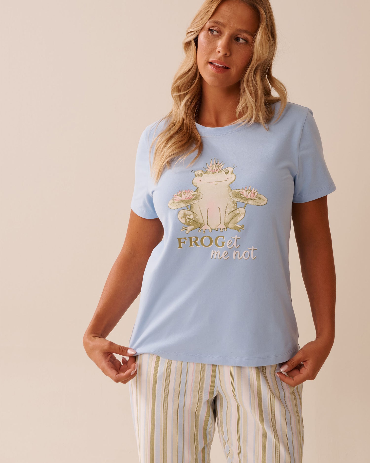 La Vie en Rose_Powder Blue_Frog Print Cotton T-shirt_40100756_40198_01