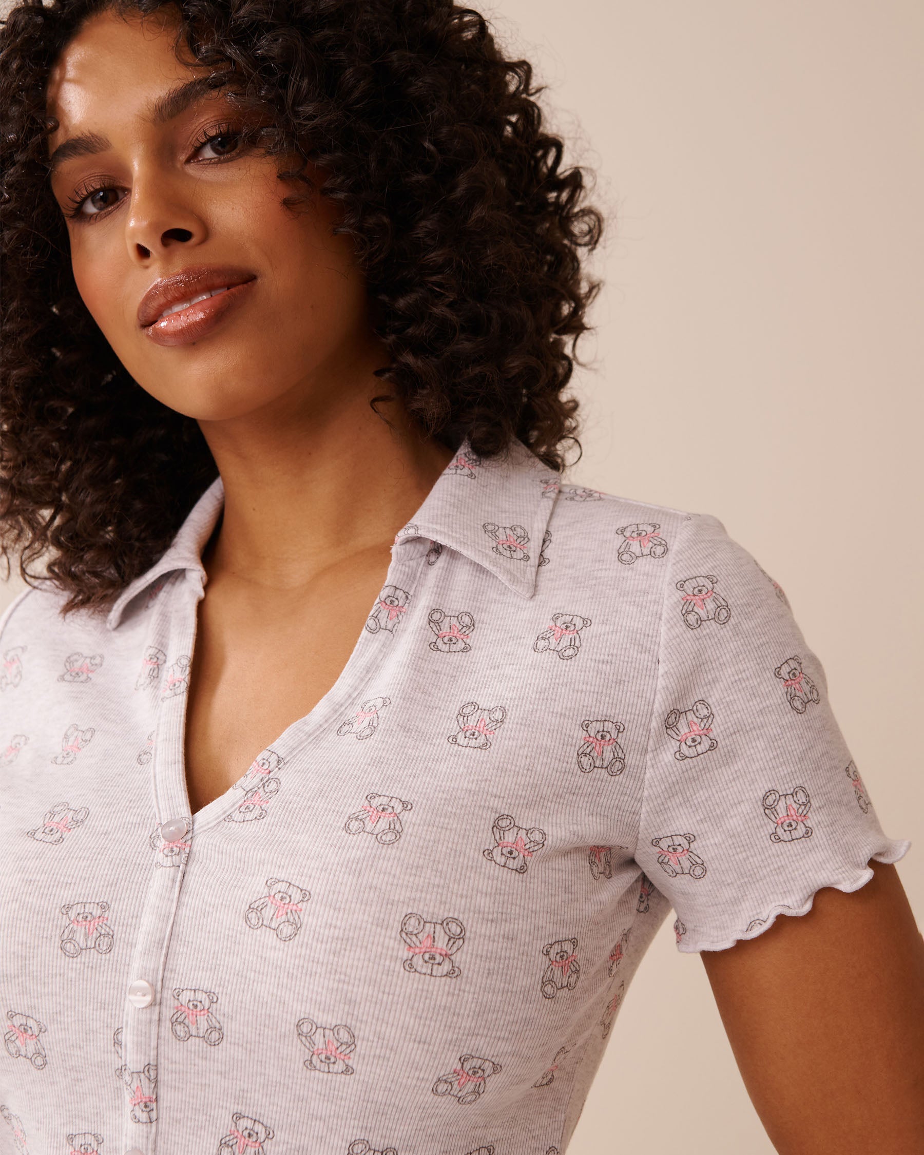 La Vie en Rose_Comfy Light Grey Mix Cowbears_Teddy Bear Print Ribbed Short Sleeve Button-Down Shirt_40100758_P00433_03
