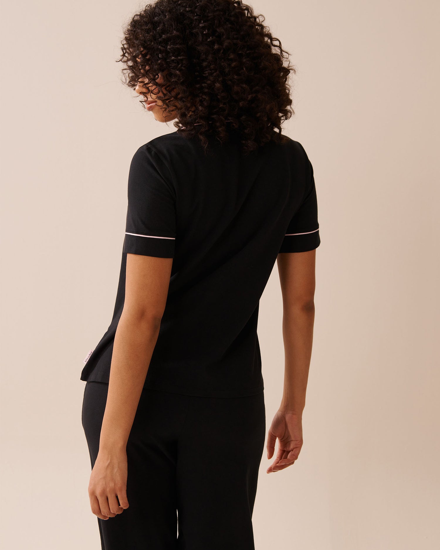 La Vie en Rose_Black Beauty_Cotton Short Sleeve Button-Down Shirt_40100765_00001_02