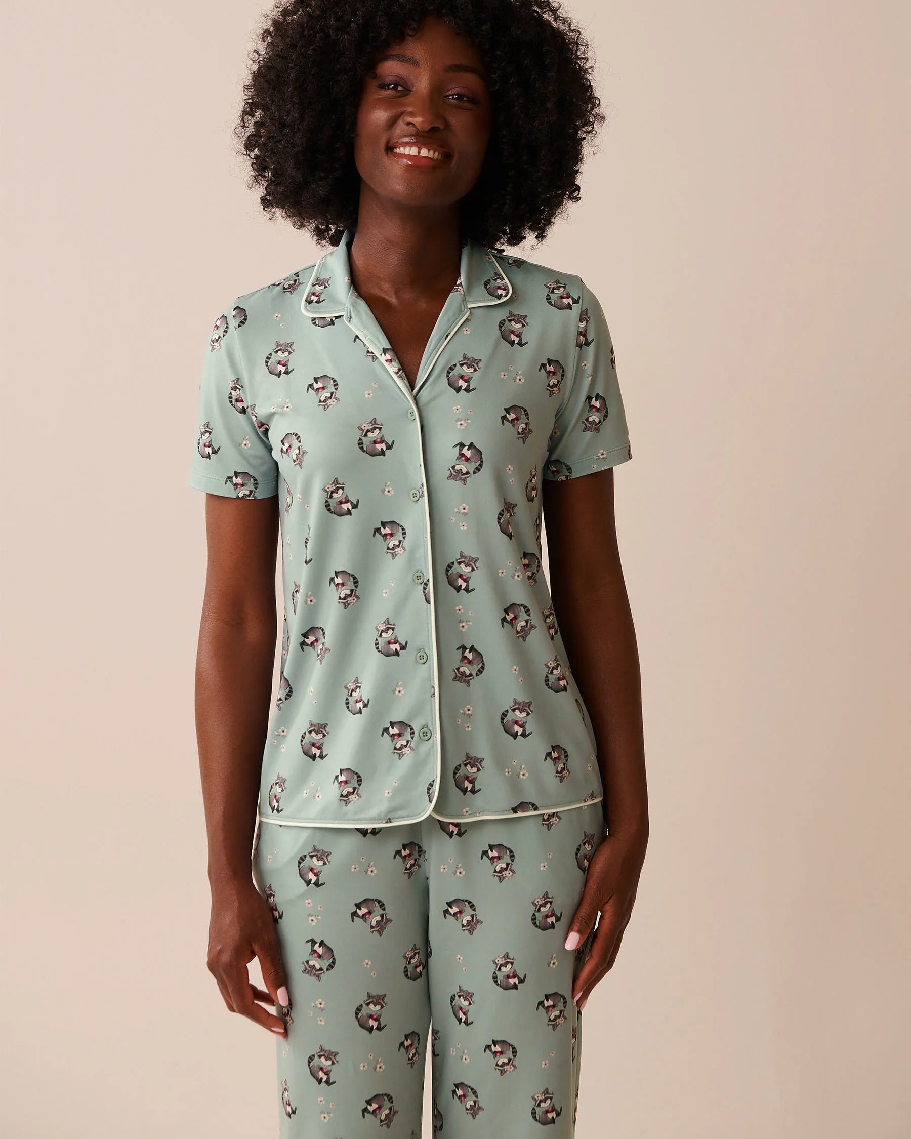 La Vie en Rose_Gray Mist Racoon_Raccoon Print Super Soft Button-Down Shirt_40100774_P40480_01