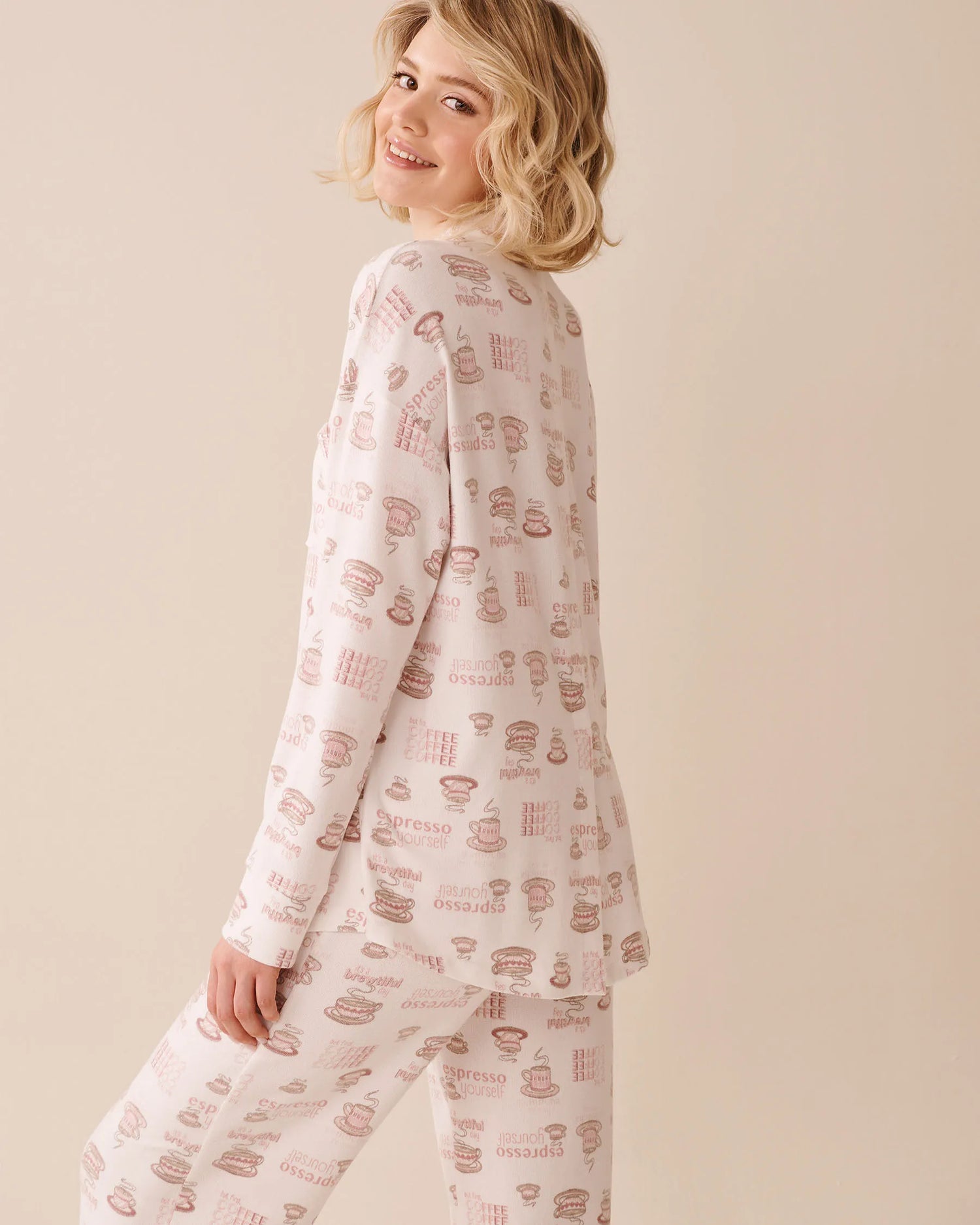 La Vie en Rose_Snow White Espresso_Espresso Print Recycled Fibers Button-Down Shirt_40100776_P10525_03