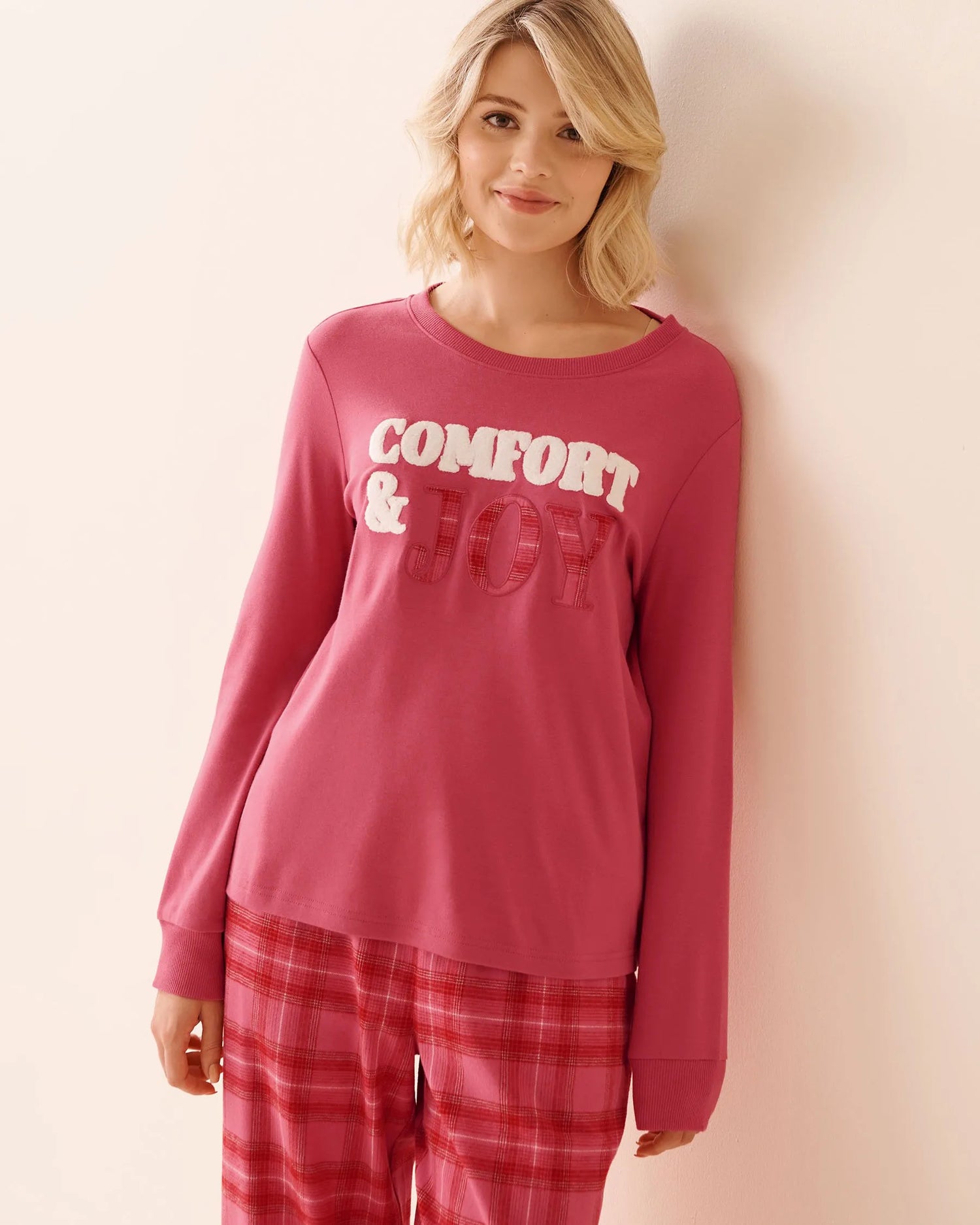 La Vie en Rose_Carmine_Comfort &amp; Joy Interlock Sweater_40100788_60190_01