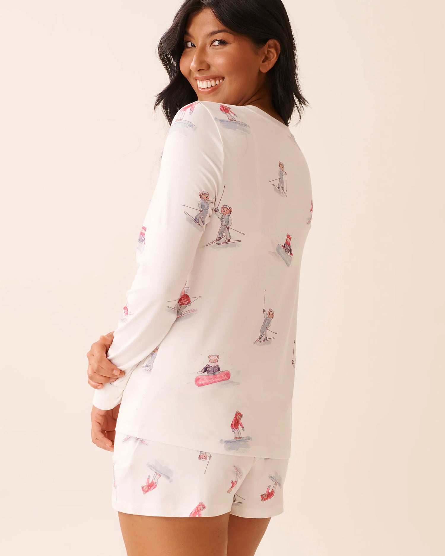 La Vie en Rose_Snow White Ski Placement_Apr�s-Ski Print Super Soft Long Sleeve Shirt_40100813_P10549_05