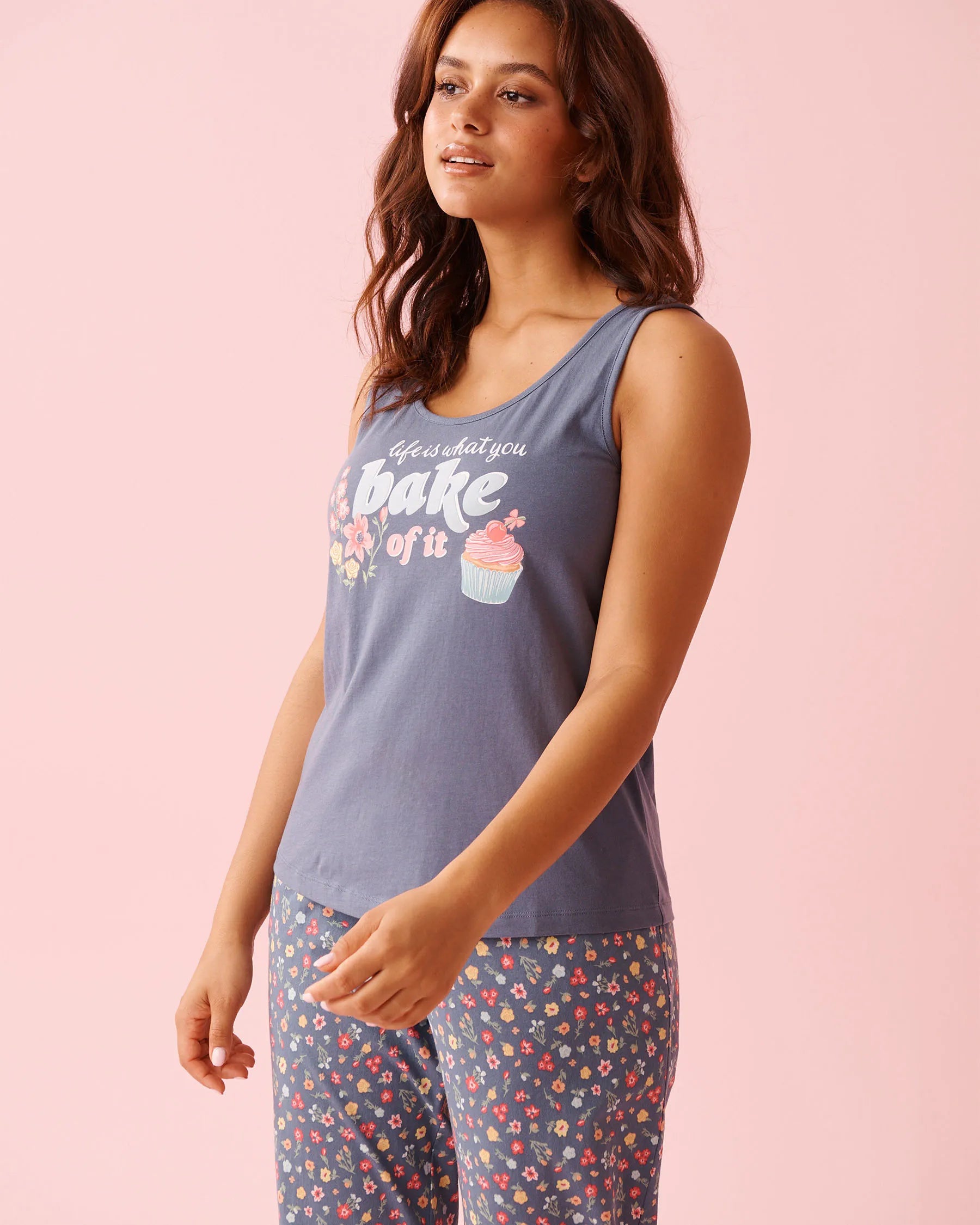 La Vie en Rose China Blue Women Flowers &amp; Cupcake Print Cotton Scoop Neck Cami SKU: 40100834_40126 Image 01