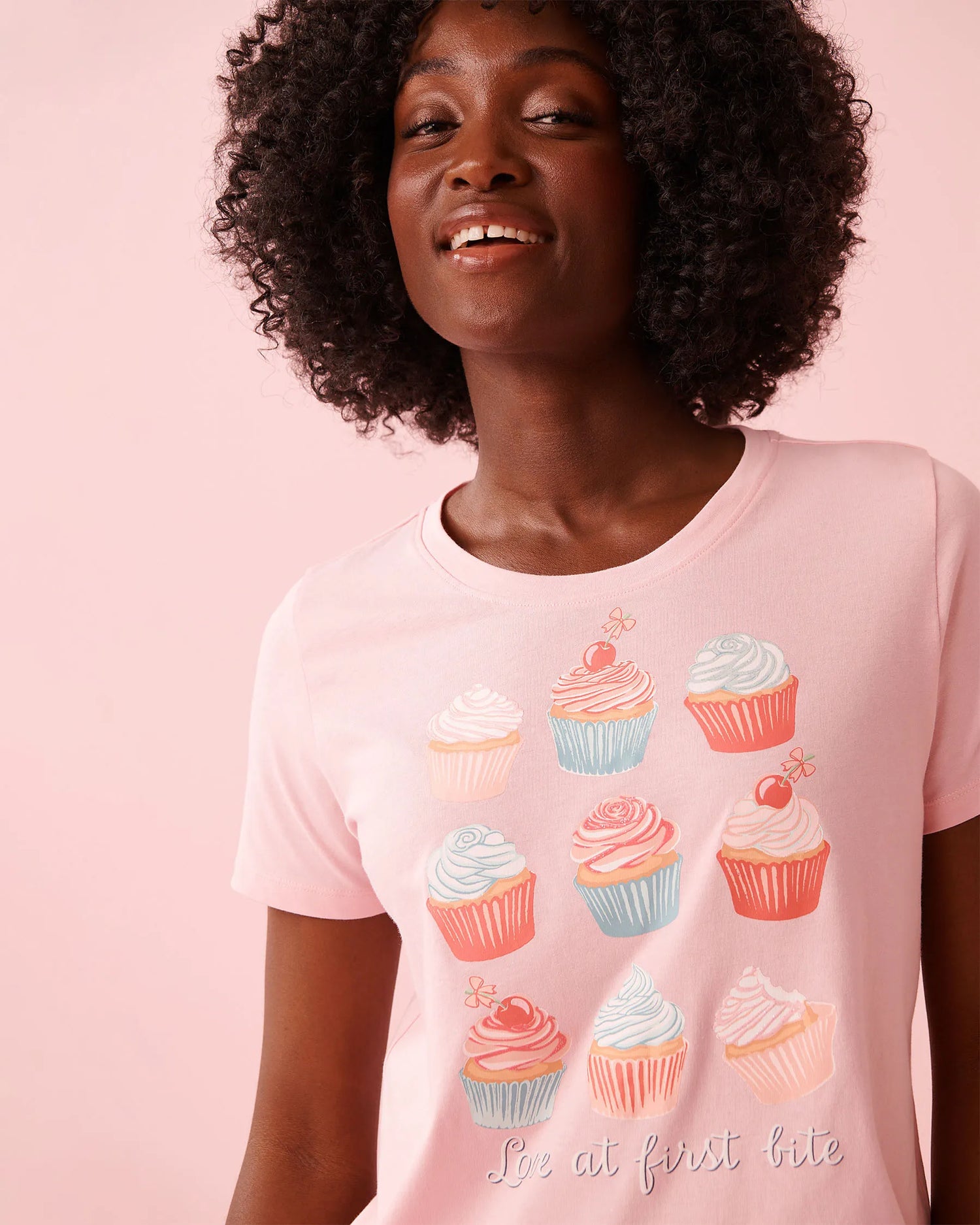 La Vie en Rose Crystal Rose Women Cupcake Print Cotton Crew Neck T-shirt SKU: 40100836_60108 Image 03