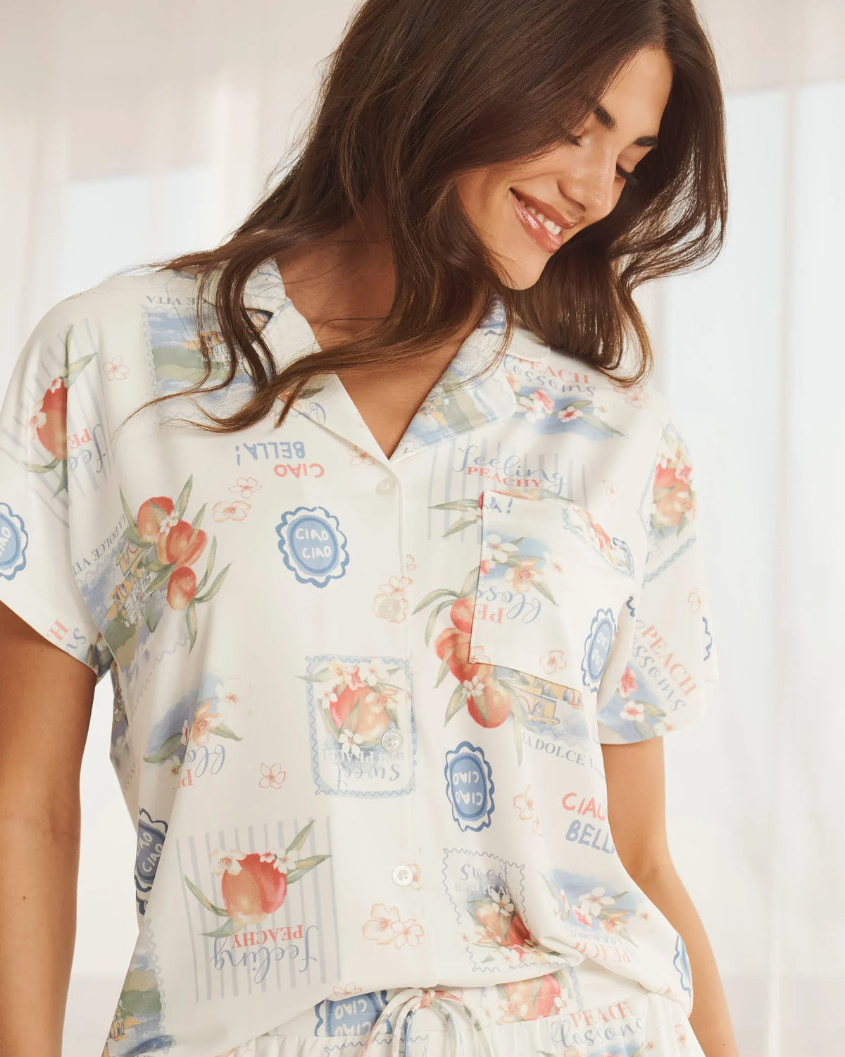 La Vie en Rose Snow White Peaches Women Dolce Vita Print Super Soft Short Sleeve Button-down Shirt SKU: 40100867_P10607 Image 01