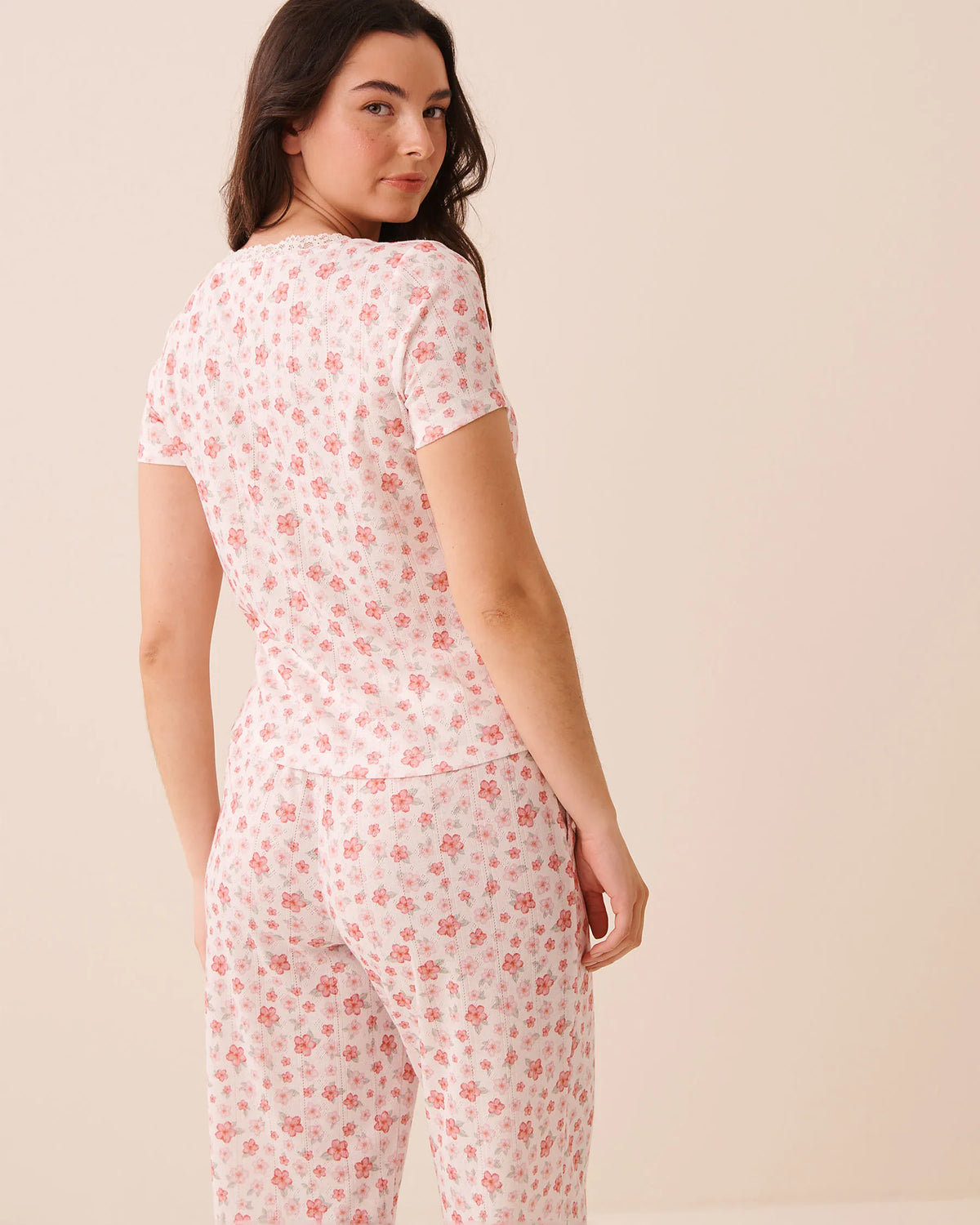 La Vie en Rose Snow White Hibiscus Women Hibiscus Print Lace Trim Pointelle T-Shirt SKU: 40100870_P10608 Image 02