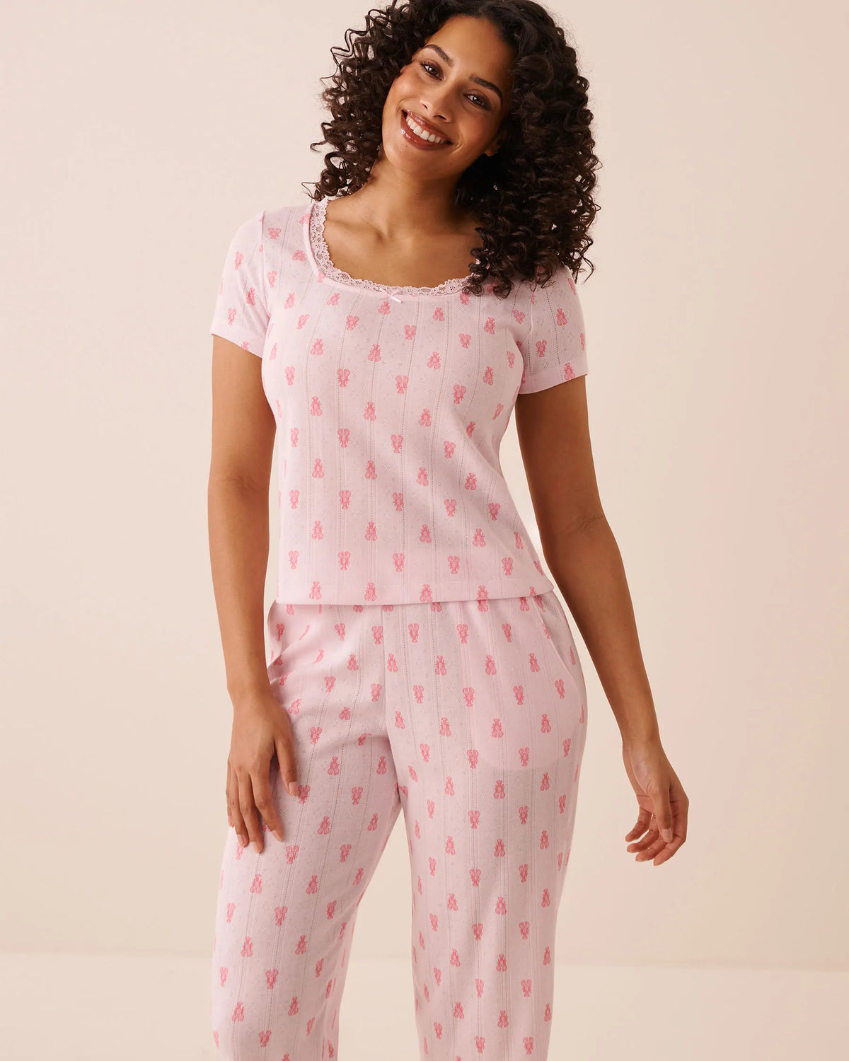 La Vie en Rose Festival Bloom Lobster Women Lobster Print Lace Trim Pointelle T-Shirt SKU: 40100870_P60480 Image 01