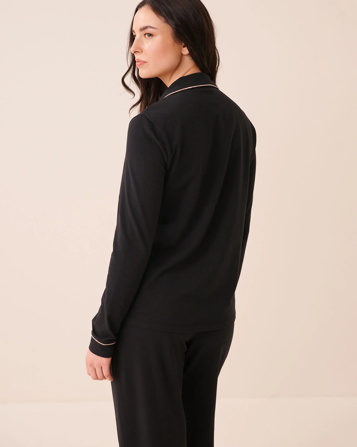 La Vie en Rose Black Beauty Women Cotton Long Sleeve Button-Down Shirt SKU: 40100889_00001 Image 02