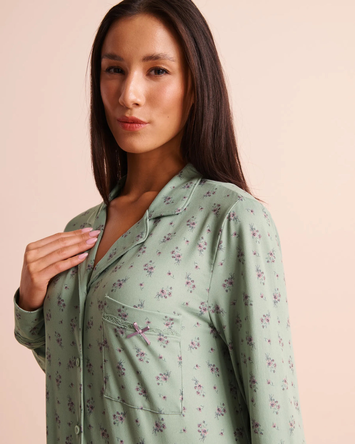La Vie en Rose Green Milieu Flowers Women Floral Bouquet Print Super Soft Long Sleeve Button-Down Shirt SKU: 40100901_P30165 Image 03