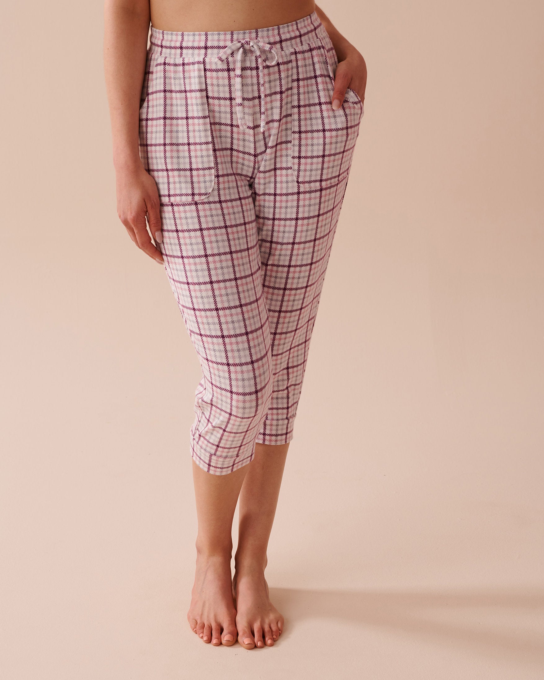 Purple Plaid Fitted Capris_40200609_P10428_01