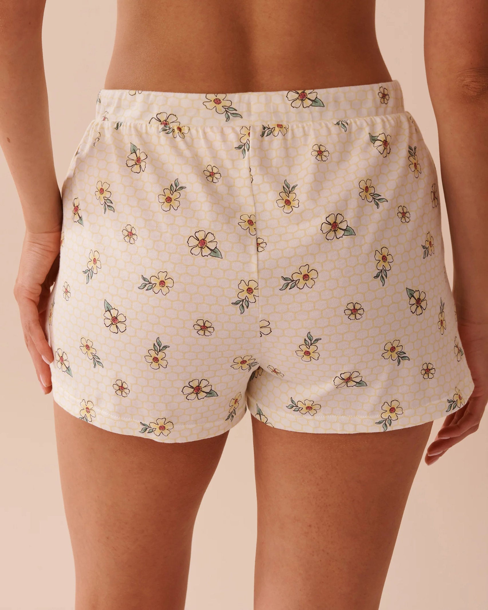 La Vie en Rose_Honeycomb Print Cotton Pajama Shorts_40200679_P10467_02