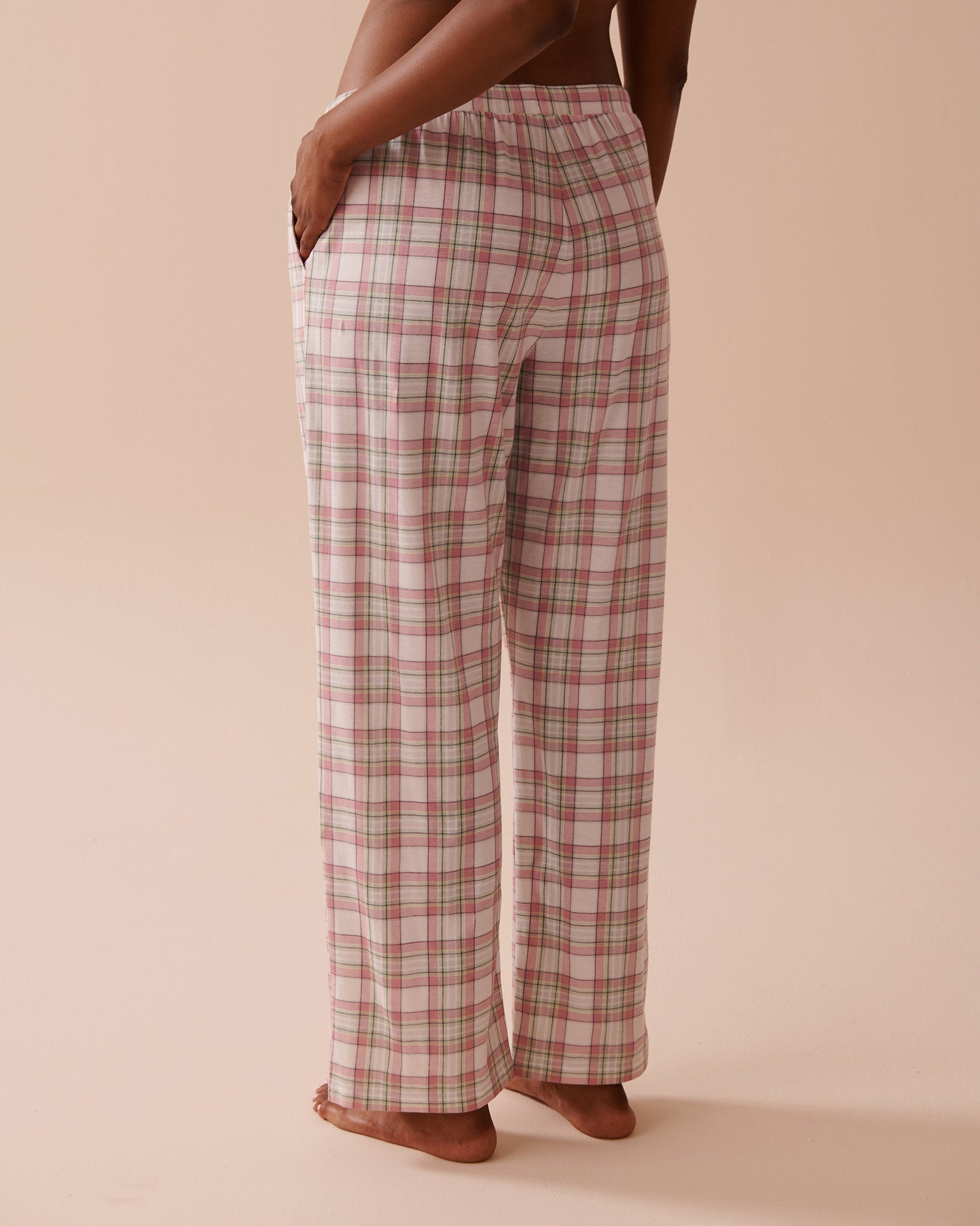 La Vie en Rose_Multicolour Plaid Cotton Pajama Pants_40200681_P60345_02