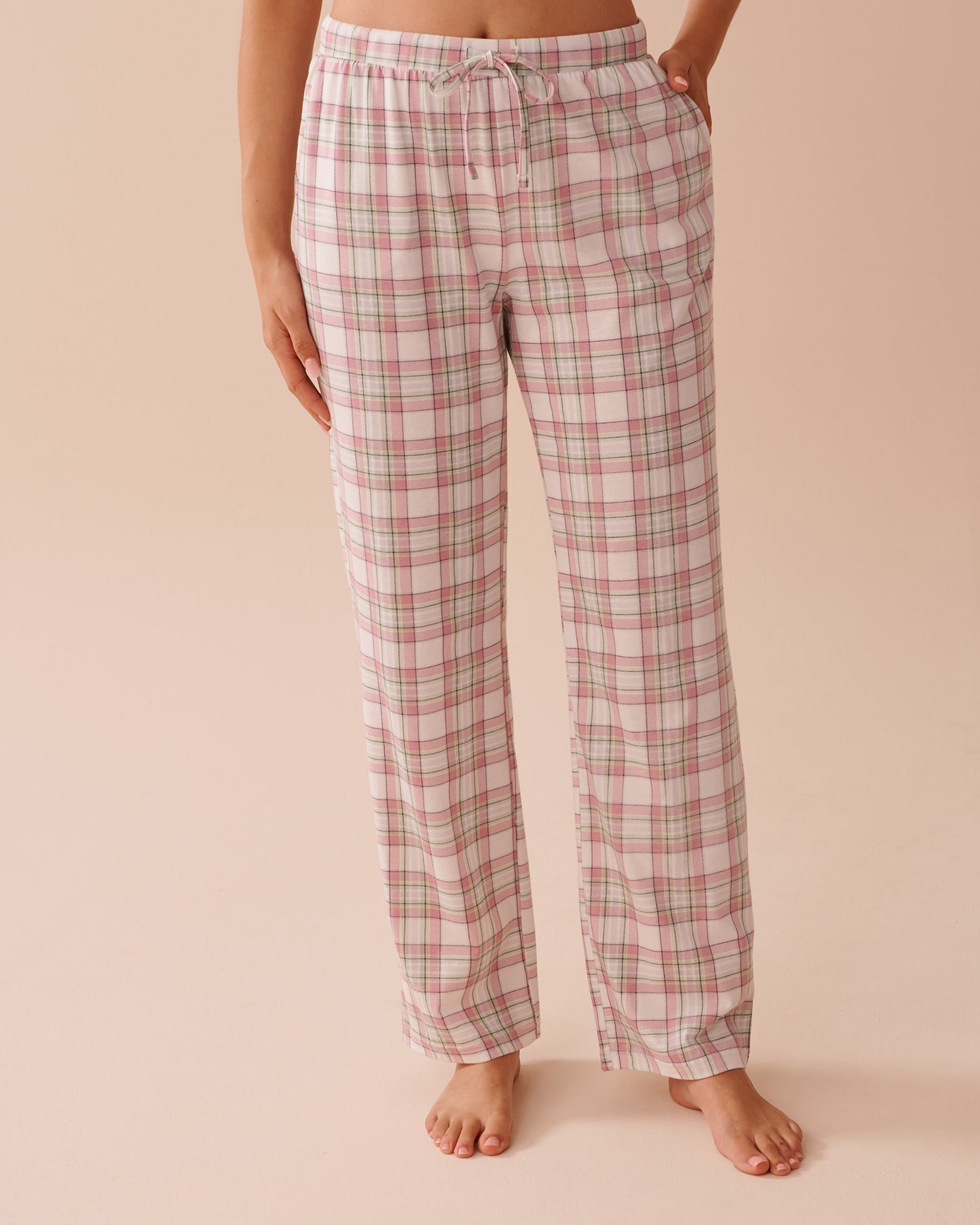 La Vie en Rose_Multicolour Plaid Cotton Pajama Pants_40200681_P60345_03