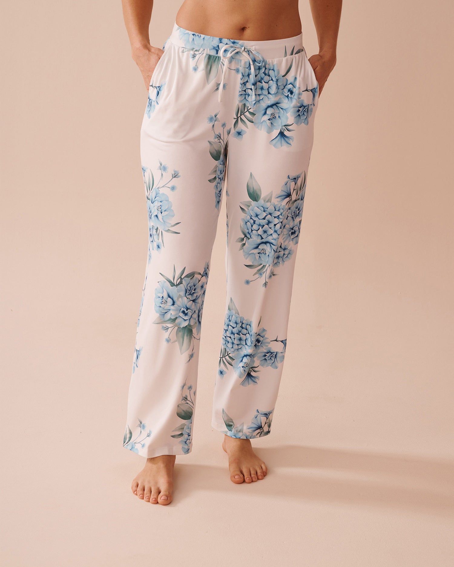 La Vie en Rose_Hydrangea Print Super Soft Pajama Pants_40200694_P10483_01