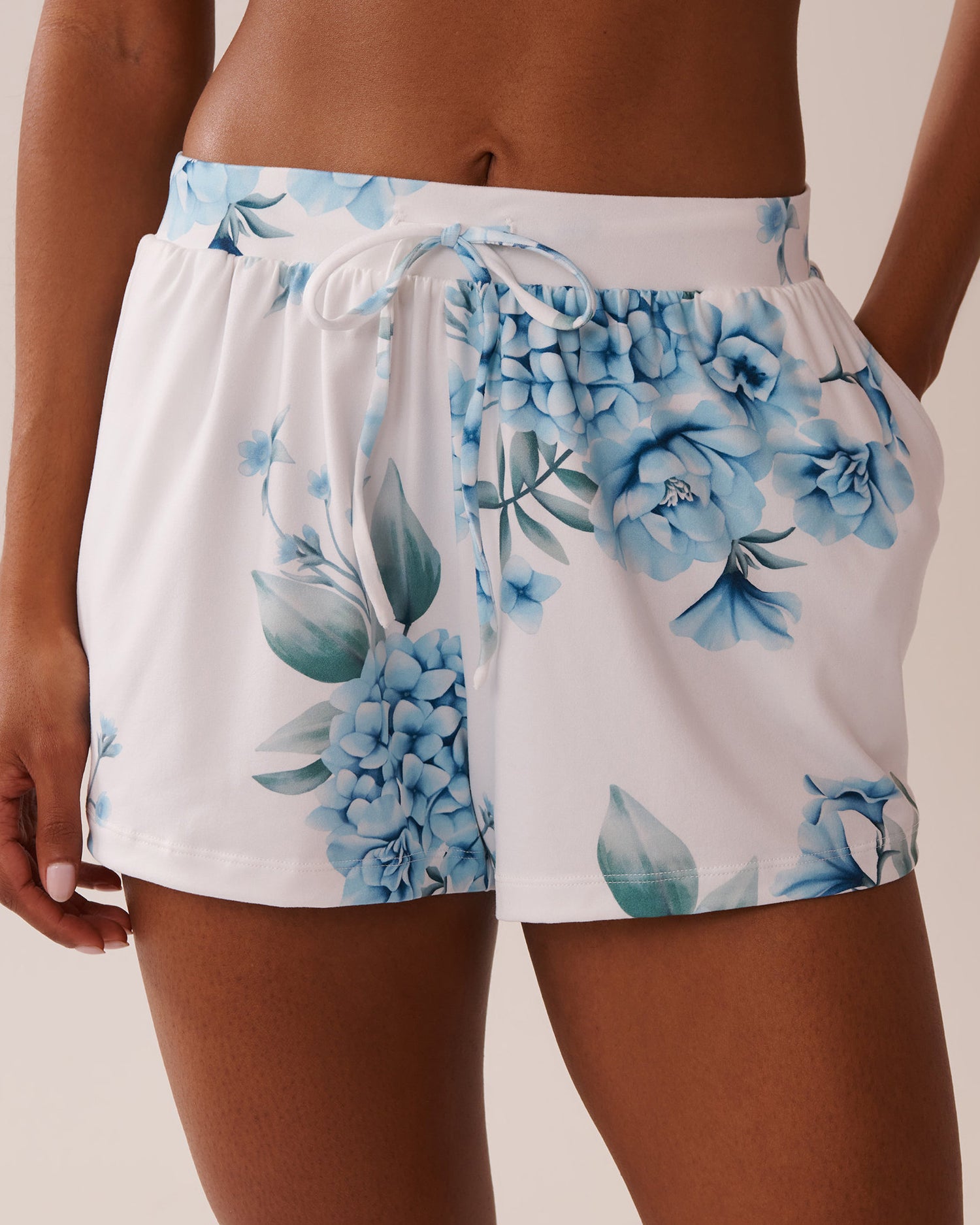 La Vie en Rose_Hydrangea Print Super Soft Pajama Shorts_40200695_P10483_01