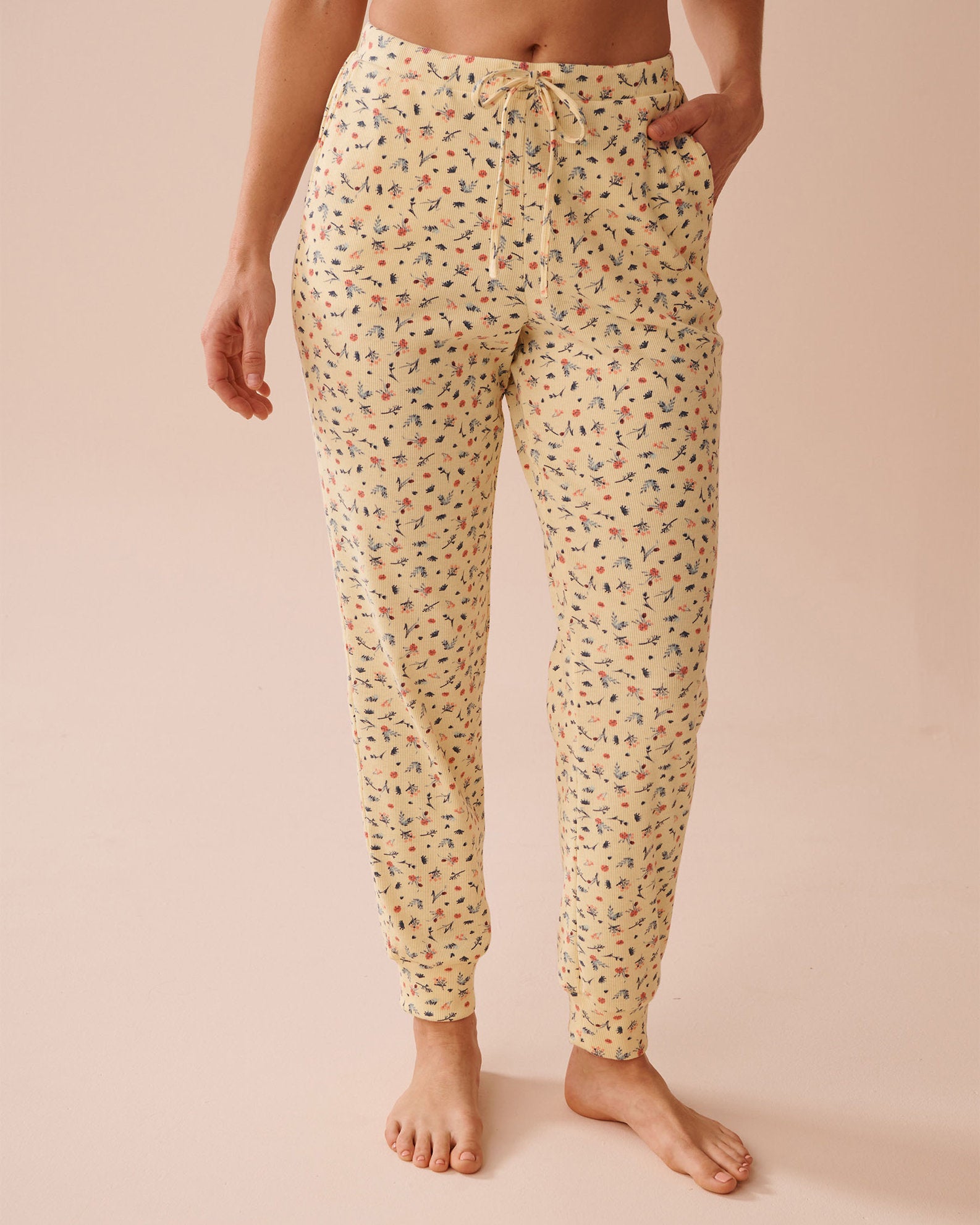 La Vie en Rose_Ditsy Floral Print Ribbed Pants_40200700_P70061_01