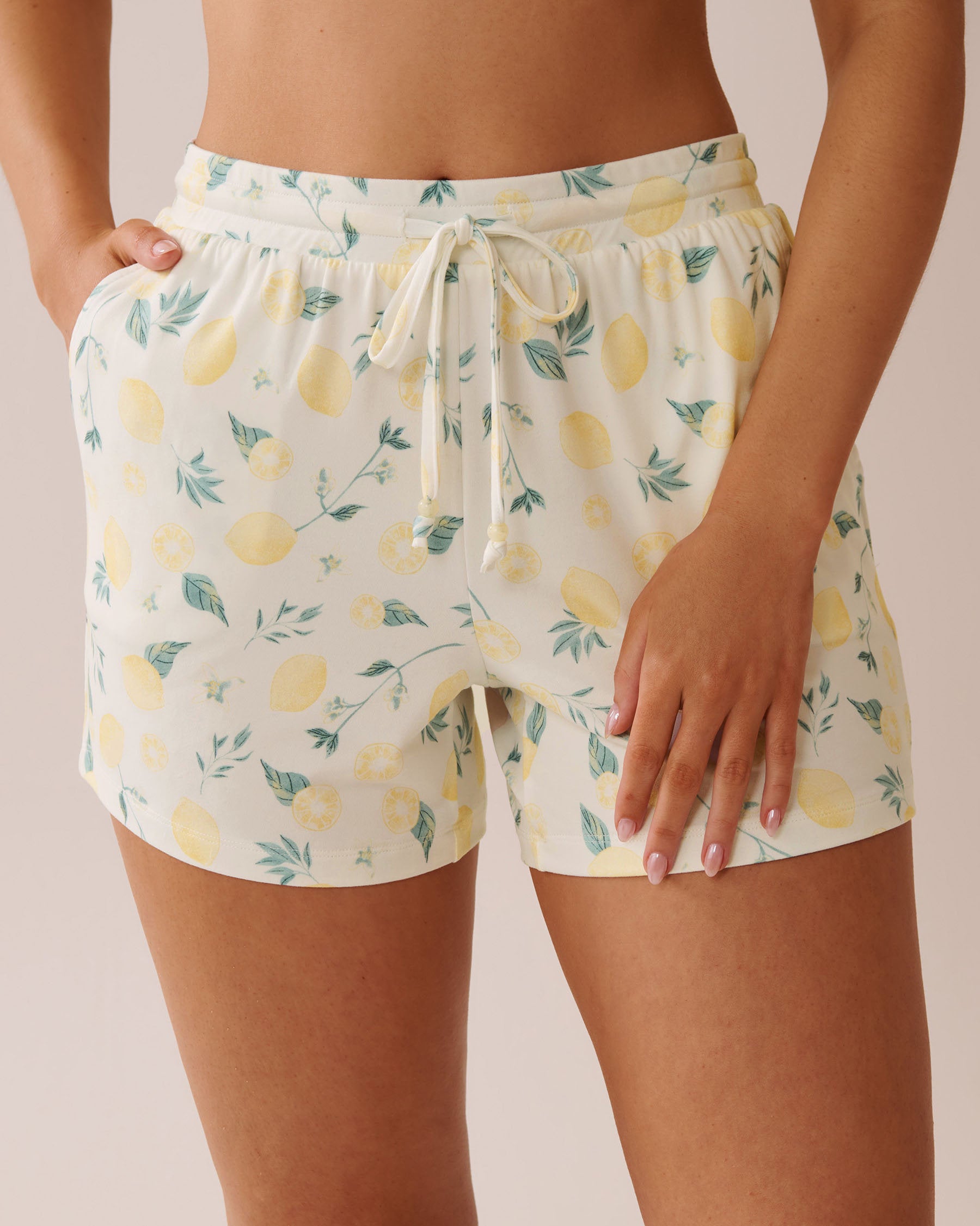 La Vie en Rose_Lemon Print Super Soft Bermuda Pajama Shorts_40200703_P10480_01