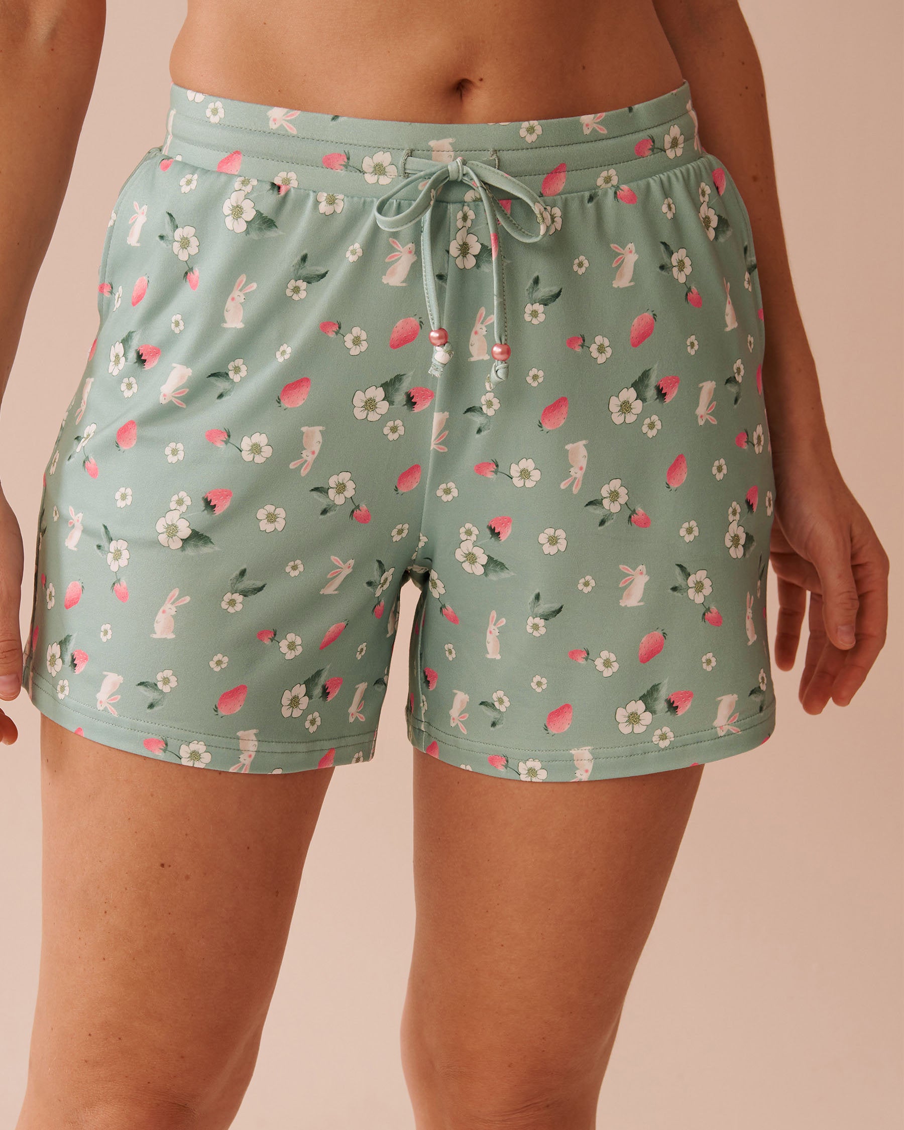 La Vie en Rose_Rabbit &amp; Strawberry Print Super Soft Bermuda Pajam_40200705_P40424_01