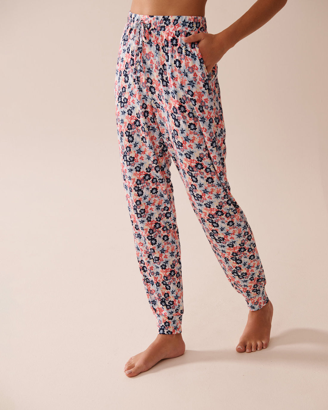 La Vie en Rose_Multi Flower Soft Jersey Jogger Pajama Pants_40200710_P10484_01