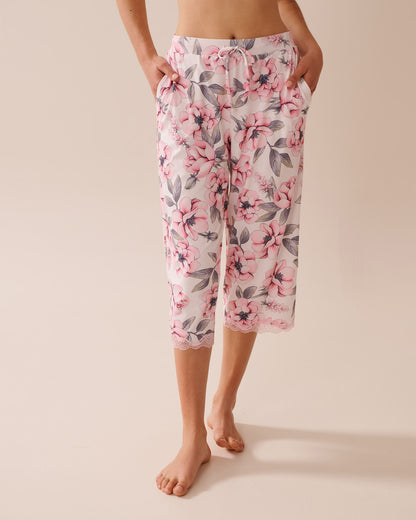 La Vie en Rose_Snow White Big Floral_Camellia Print Lace Trim Super Soft Pajama Capris_40200736_P10512_01