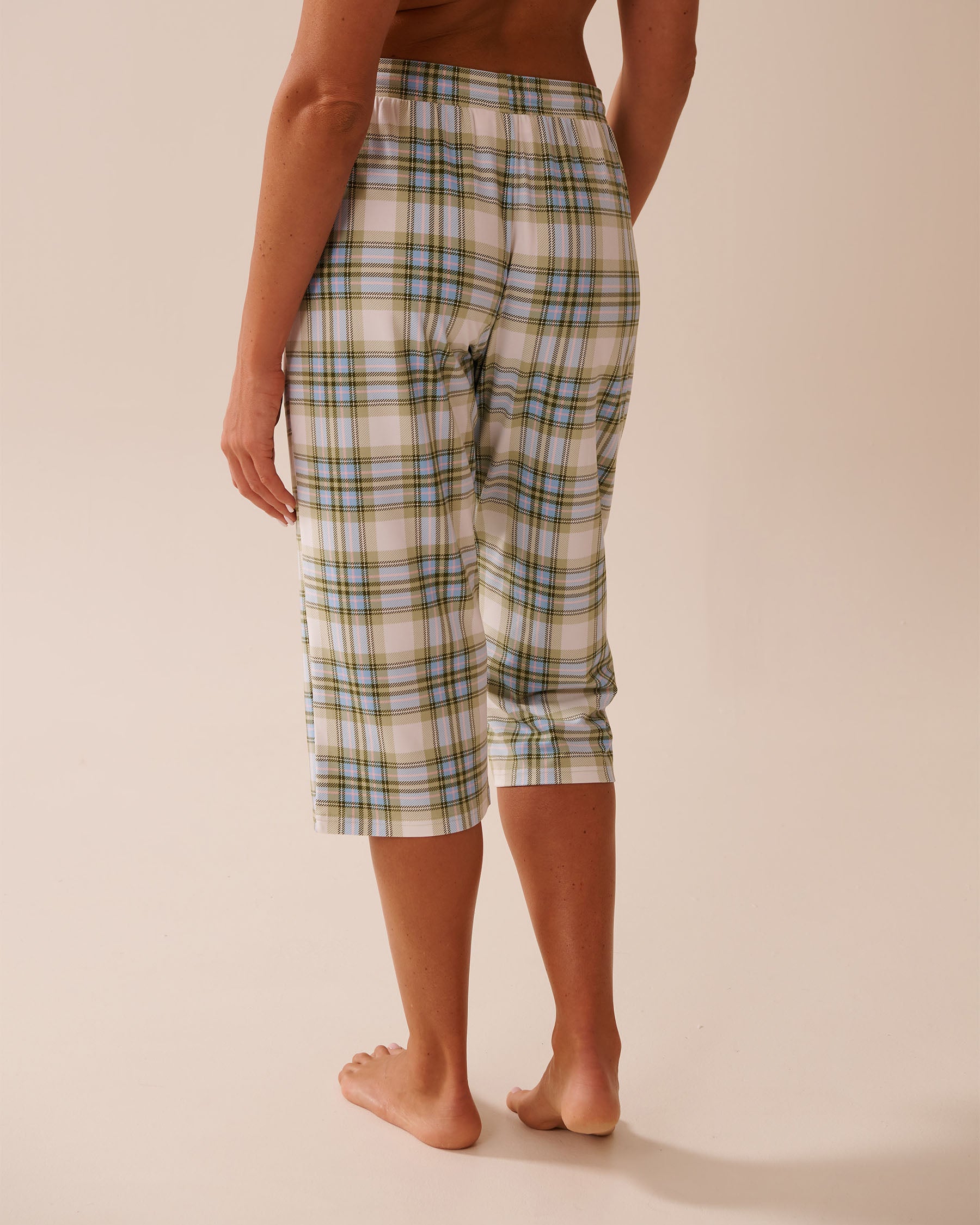 La Vie en Rose_Snow White Lint Plaid_Green &amp; Blue Plaid Super Soft Pajama Capris_40200740_P10515_02
