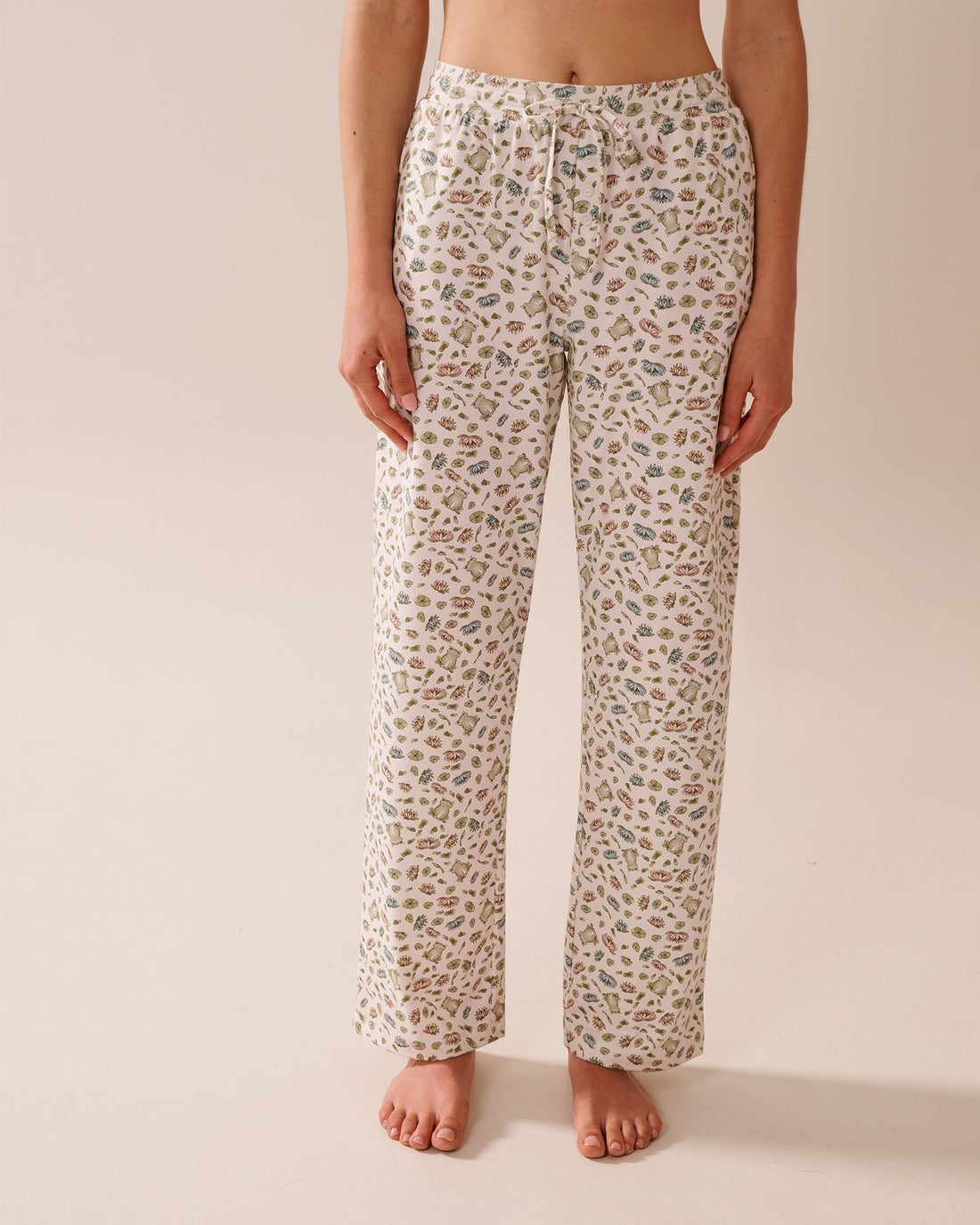 La Vie en Rose_Snow White Frog_Frog Print Super Soft Pajama Pants_40200747_P10514_01