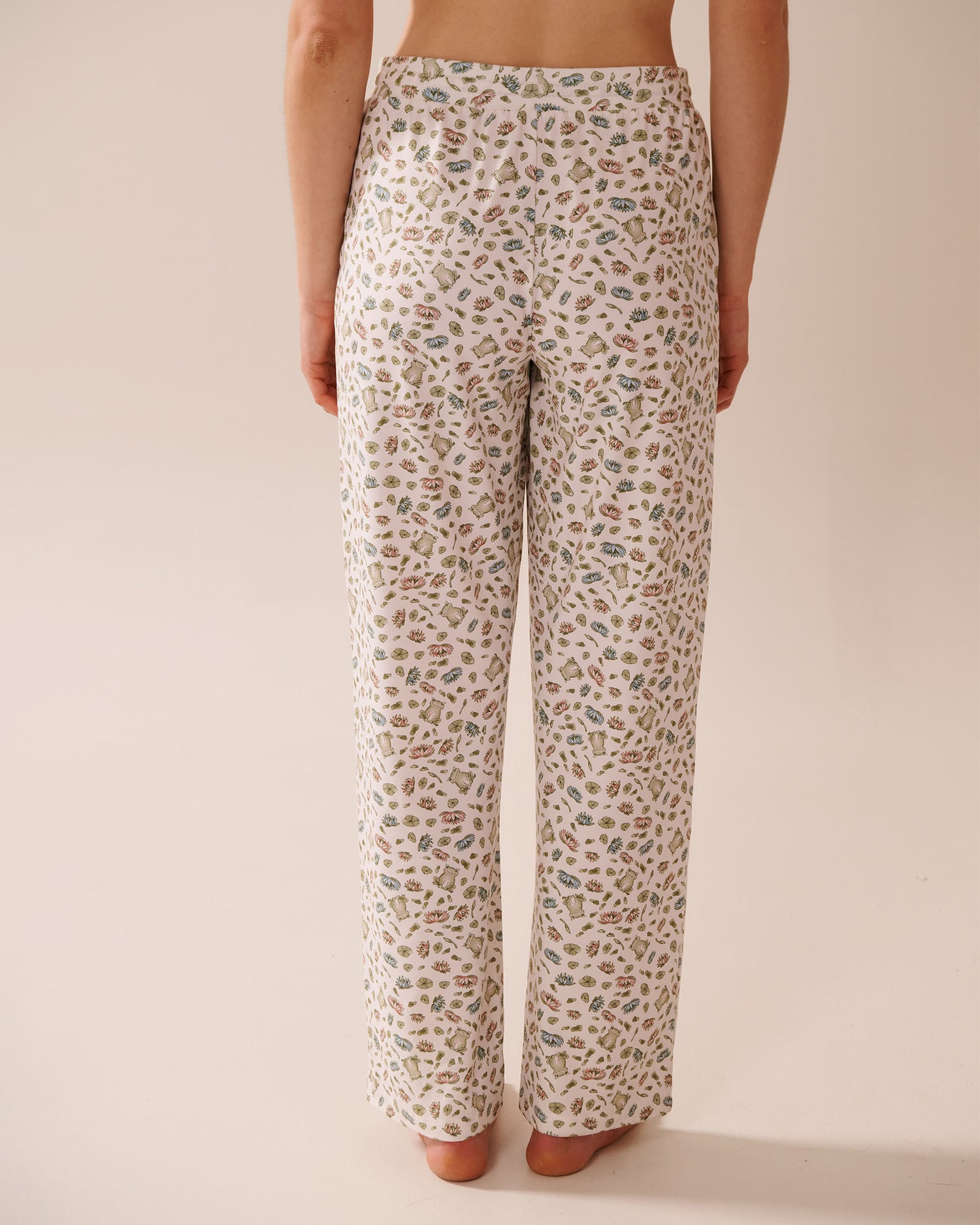 La Vie en Rose_Snow White Frog_Frog Print Super Soft Pajama Pants_40200747_P10514_02
