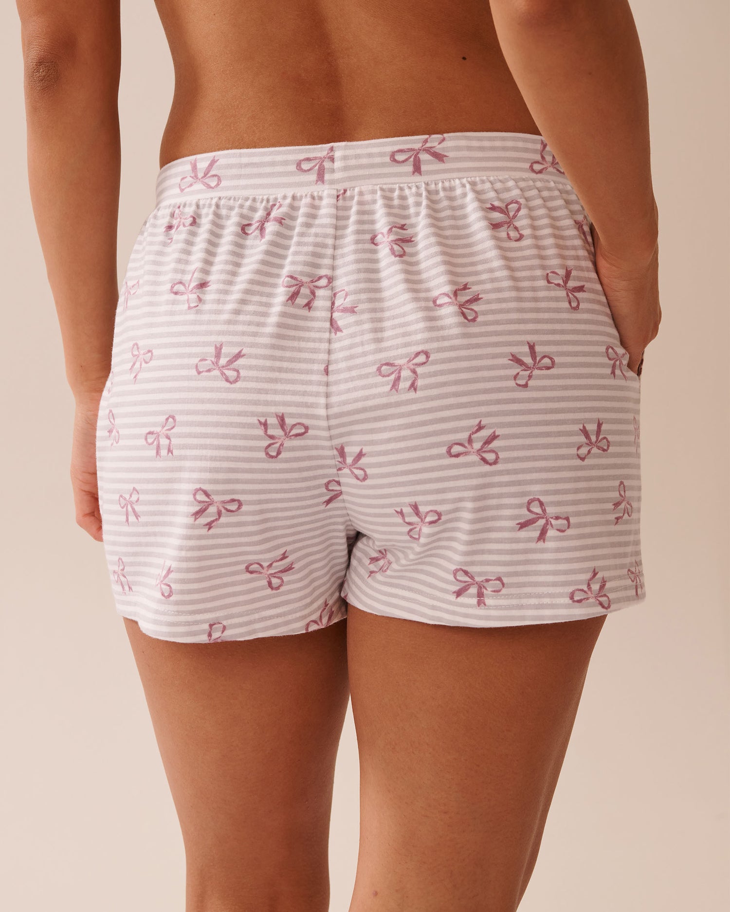 La Vie en Rose_Microchip Stripe Bows_Bow Print Cotton Pajama Shorts_40200752_P00436_02