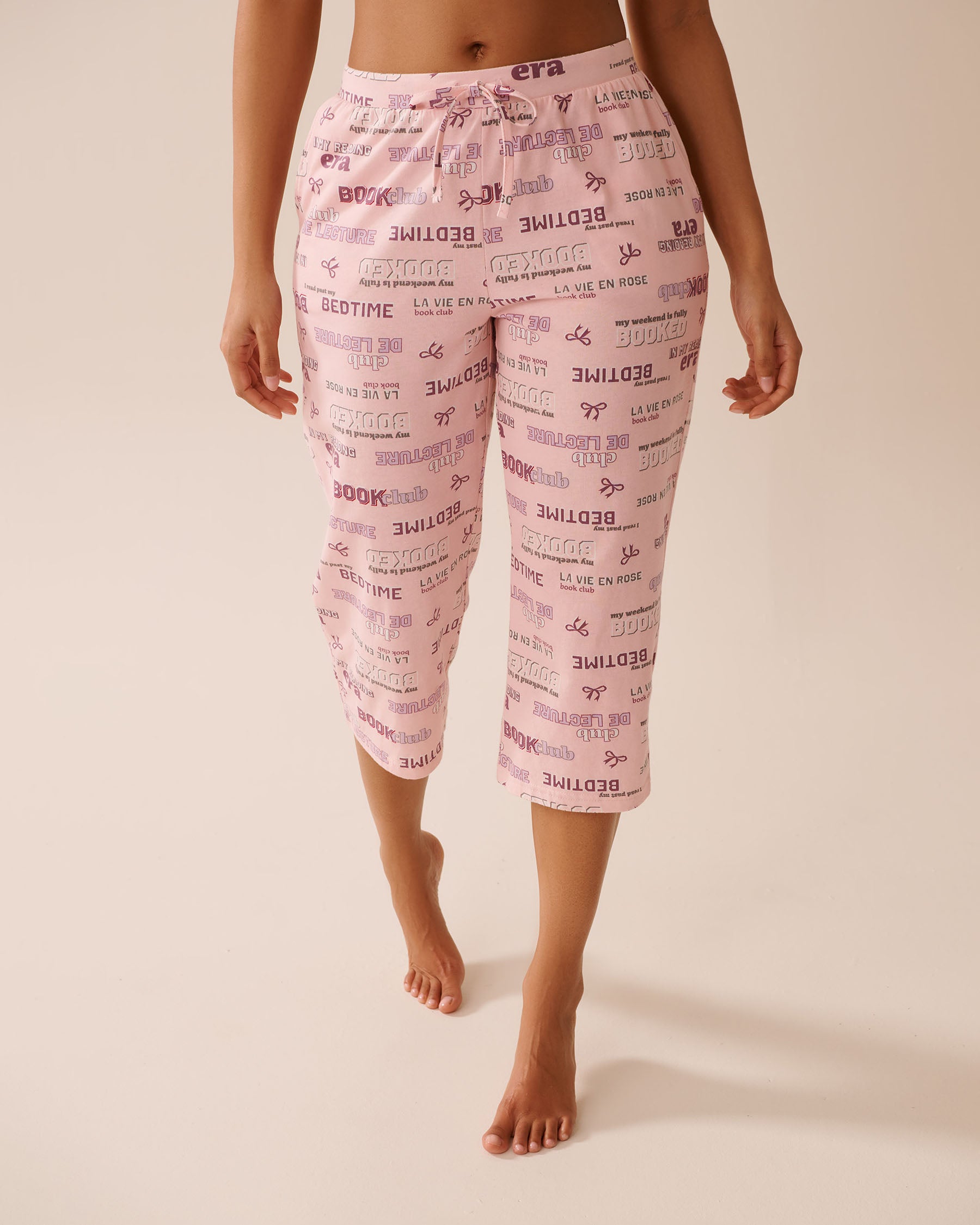 La Vie en Rose_Lotus Wording_Book Lover Print Cotton Pajama Capris_40200754_P60393_01