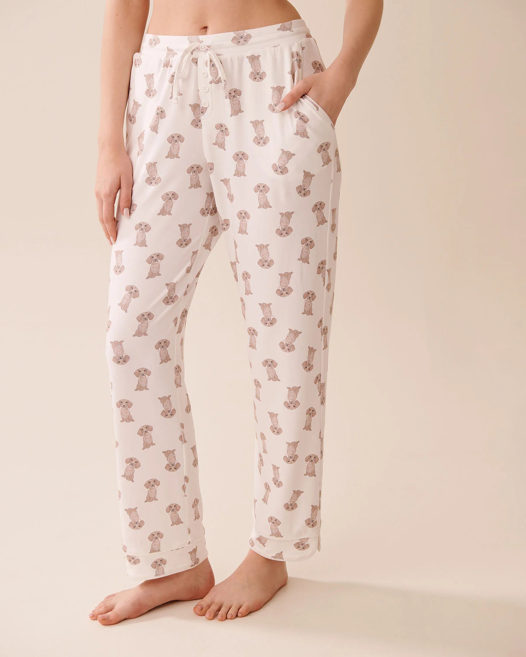 La Vie en Rose_Snow White Dachshund_Dachshund Print Super Soft Pajama Shorts_40200763_P10524_01