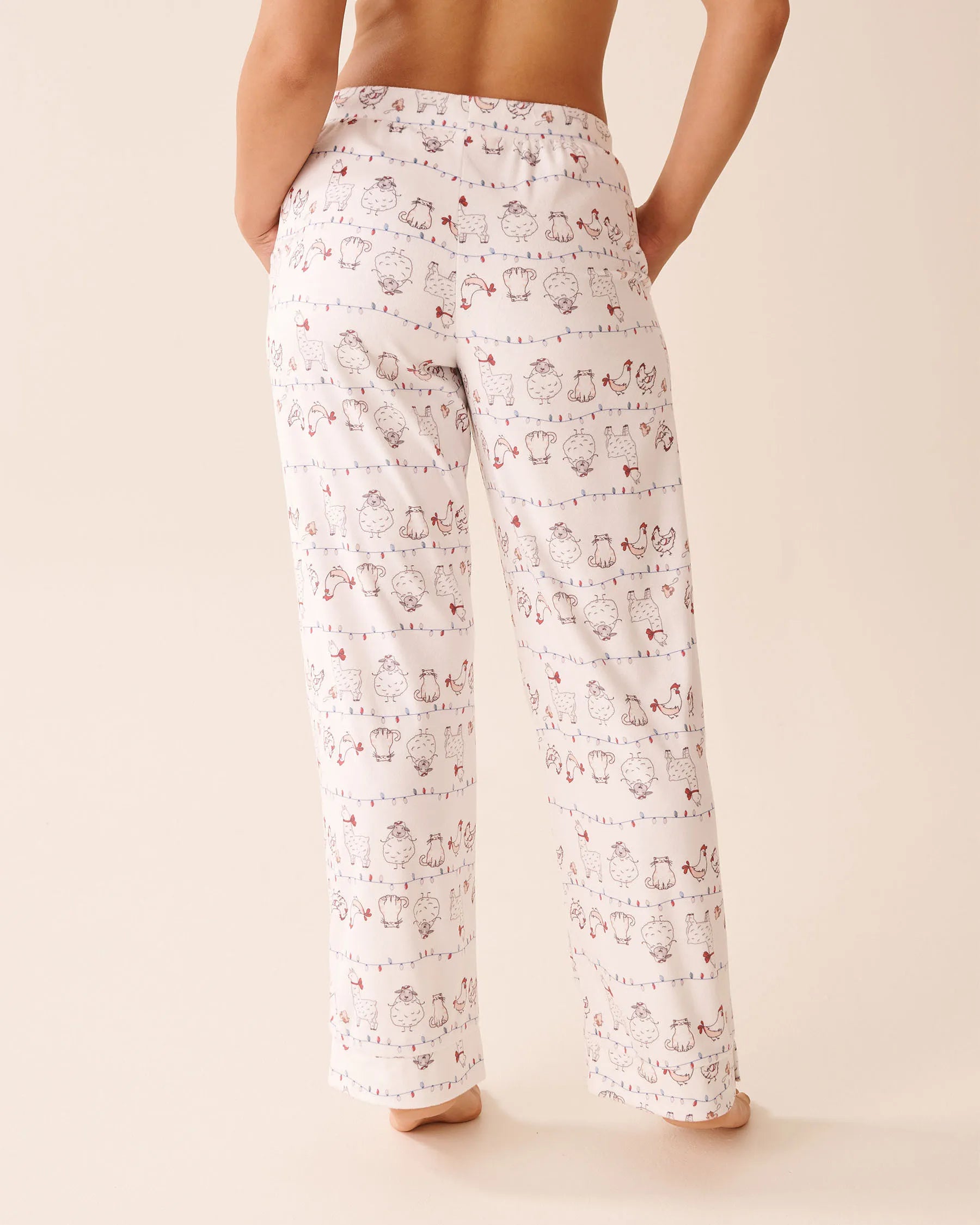 La Vie en Rose_Snow White Farm_Farm Friends Print Soft Velour Pajama Pants_40200787_P10555_02