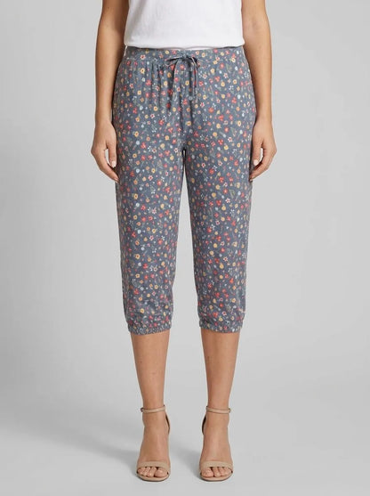 La Vie en Rose China Blue Floral Women Floral Print Cotton Fitted Capris SKU: 40200820_P40537 Image 00