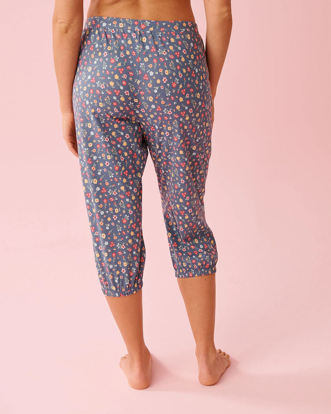 La Vie en Rose China Blue Floral Women Floral Print Cotton Fitted Capris SKU: 40200820_P40537 Image 02